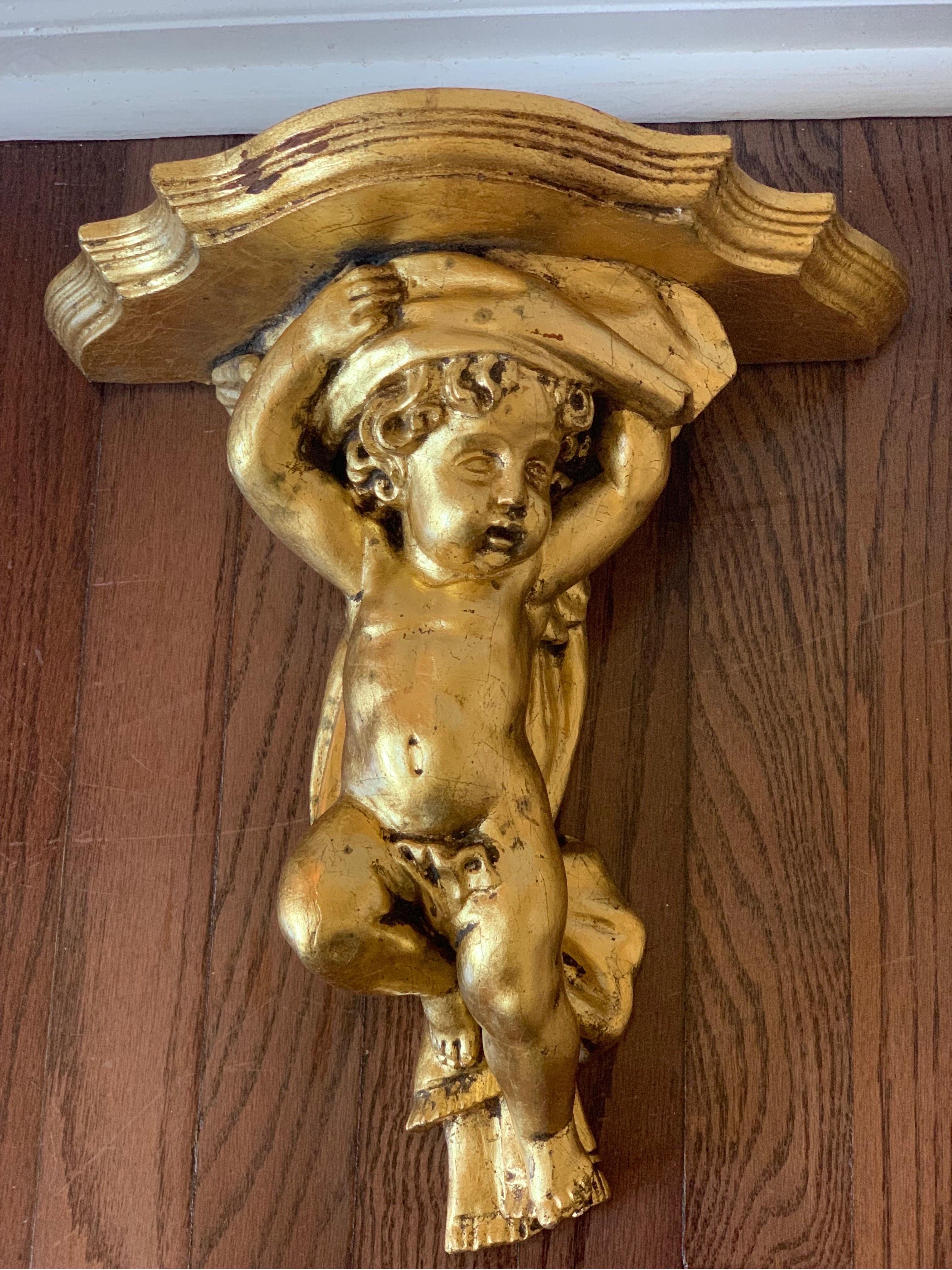 Vergoldete, handgeschnitzte Putten-Cherub-Wandhalterungen, Paar (Neorenaissance)