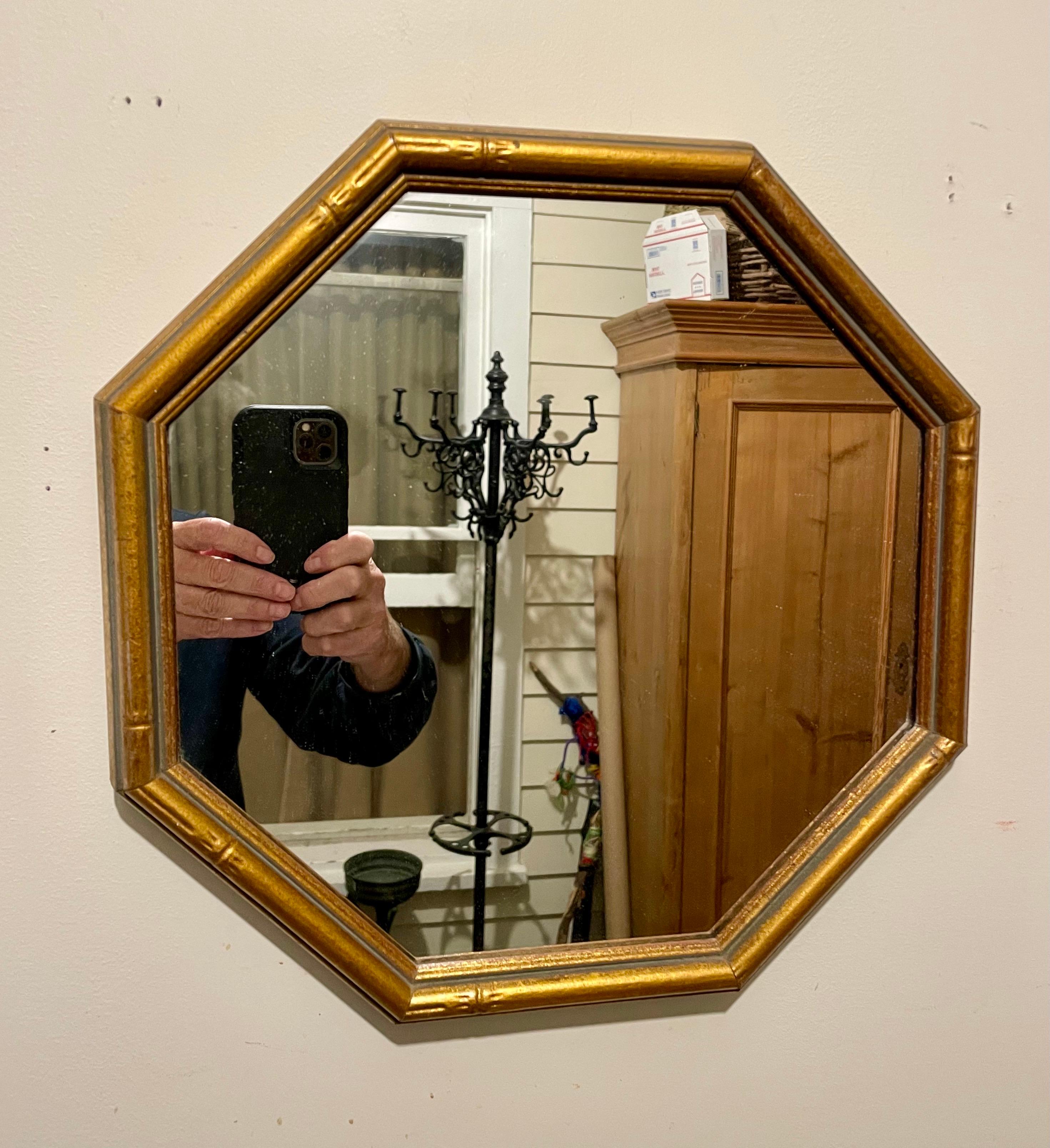 Américain Vintage Gilt Faux Bamboo Mirror en vente