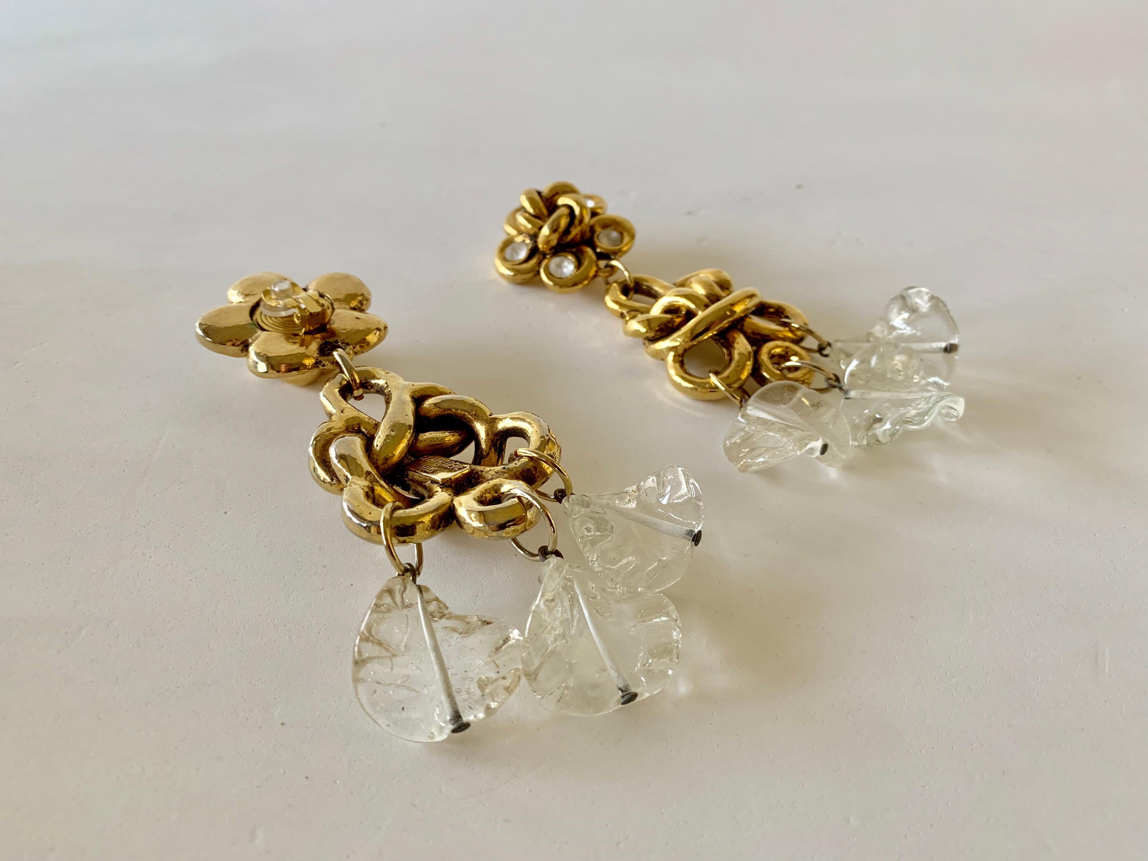 Boucles d'oreilles fantaisie françaises vintage nouées et dorées  en vente 5