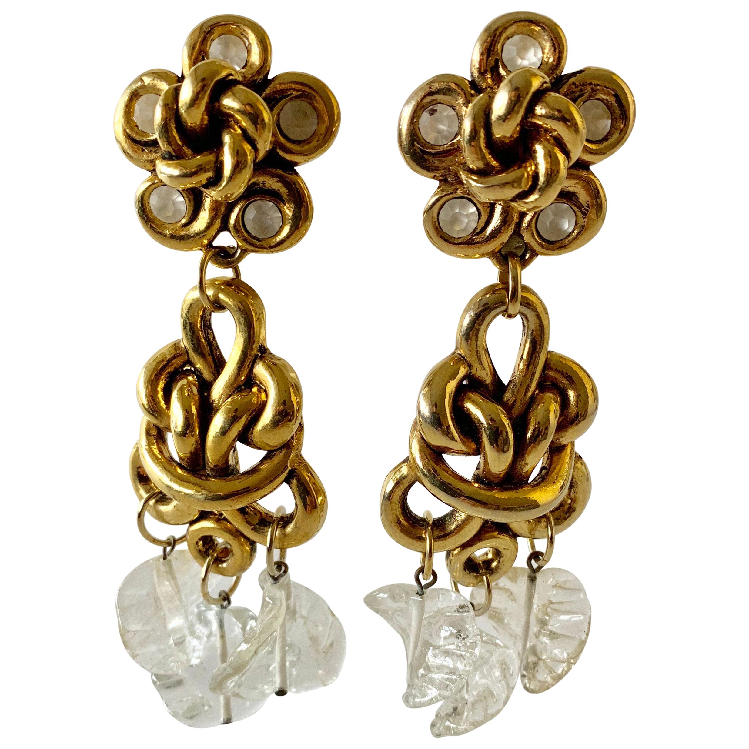 Boucles d'oreilles fantaisie françaises vintage nouées et dorées  en vente