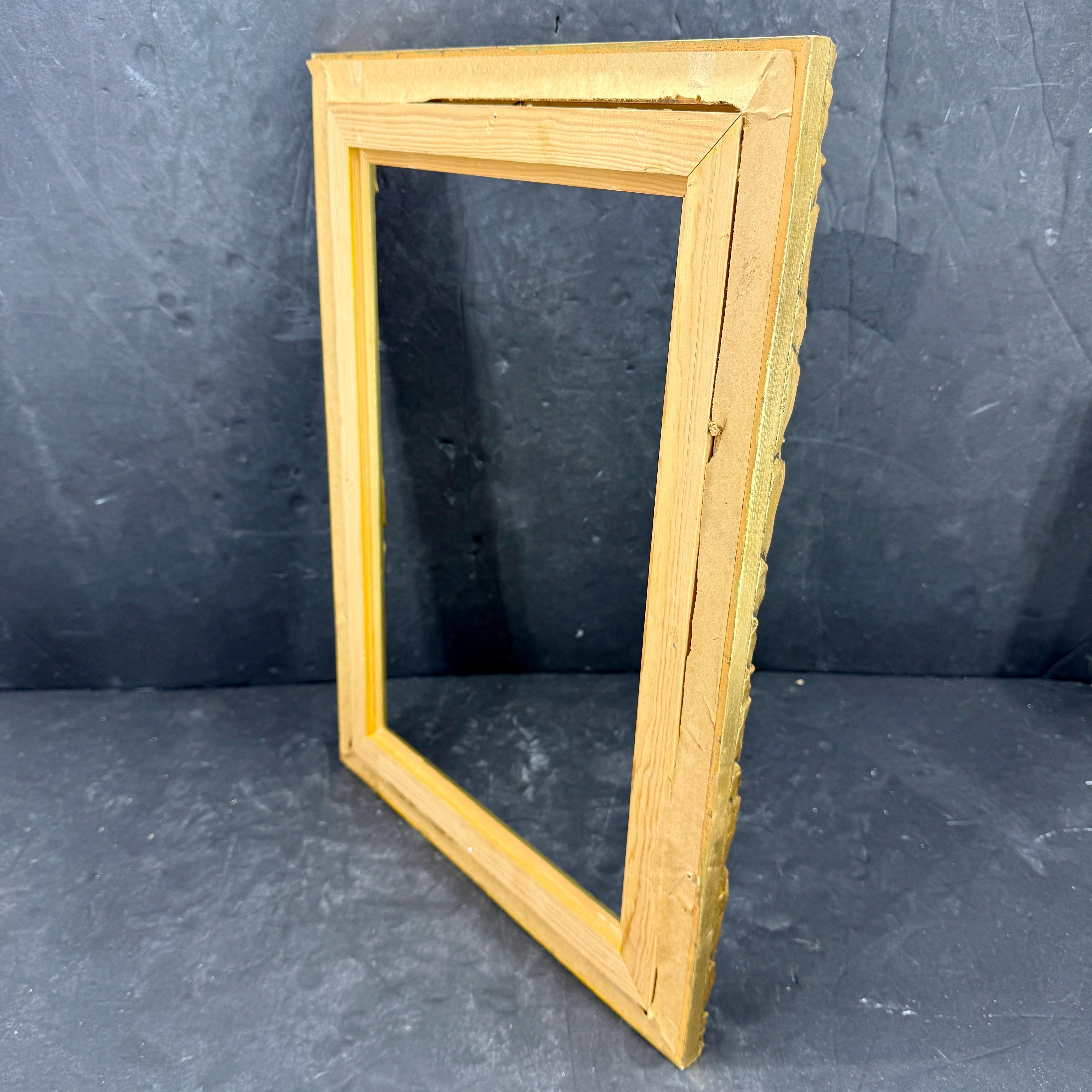 Cornice d'arte in legno rettangolare con corona d'alloro dorata d'epoca in vendita 5
