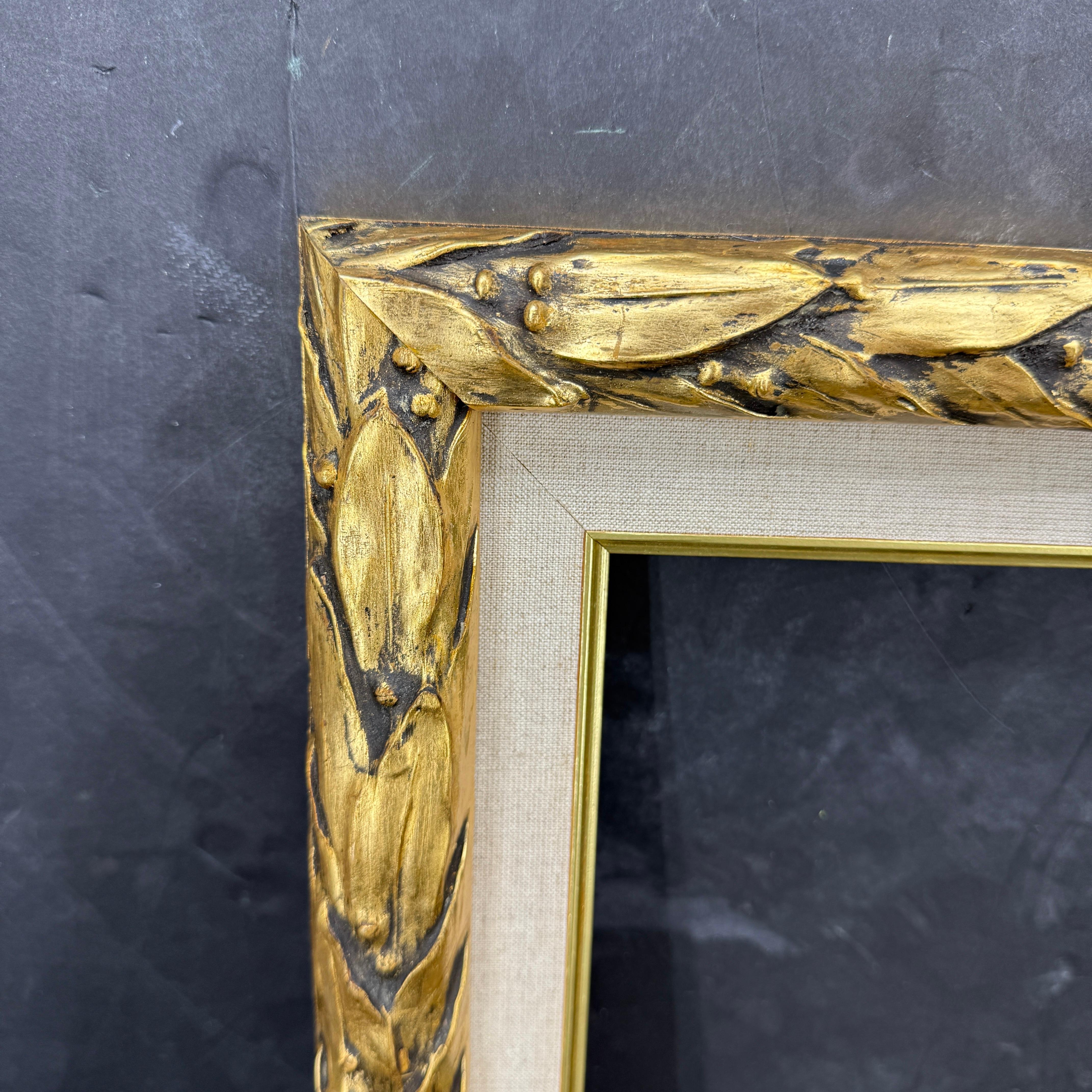 Cornice d'arte in legno rettangolare con corona d'alloro dorata d'epoca In condizioni buone in vendita a Haddonfield, NJ