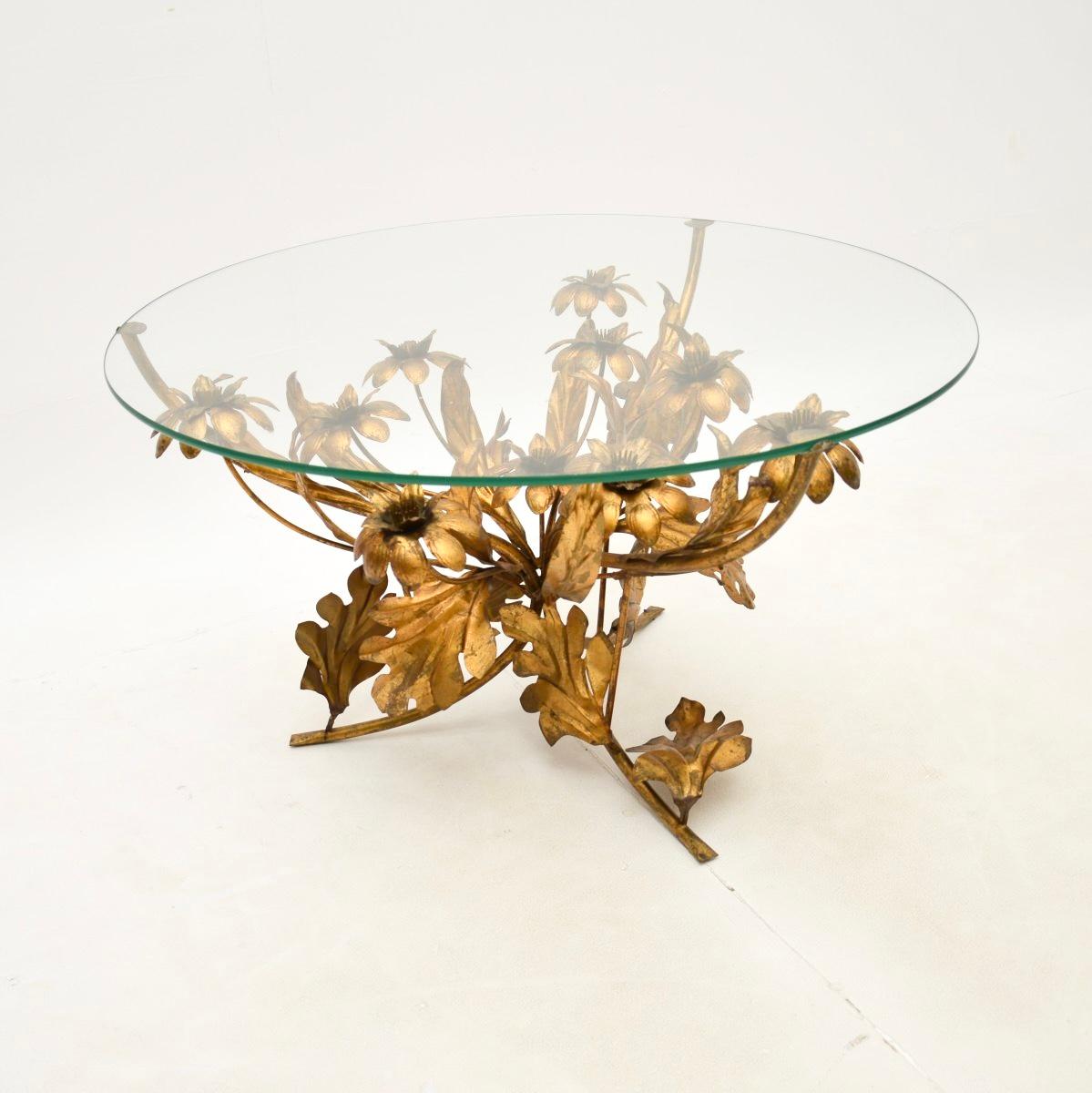 Allemand Table basse vintage en métal doré par Hans Kogl en vente