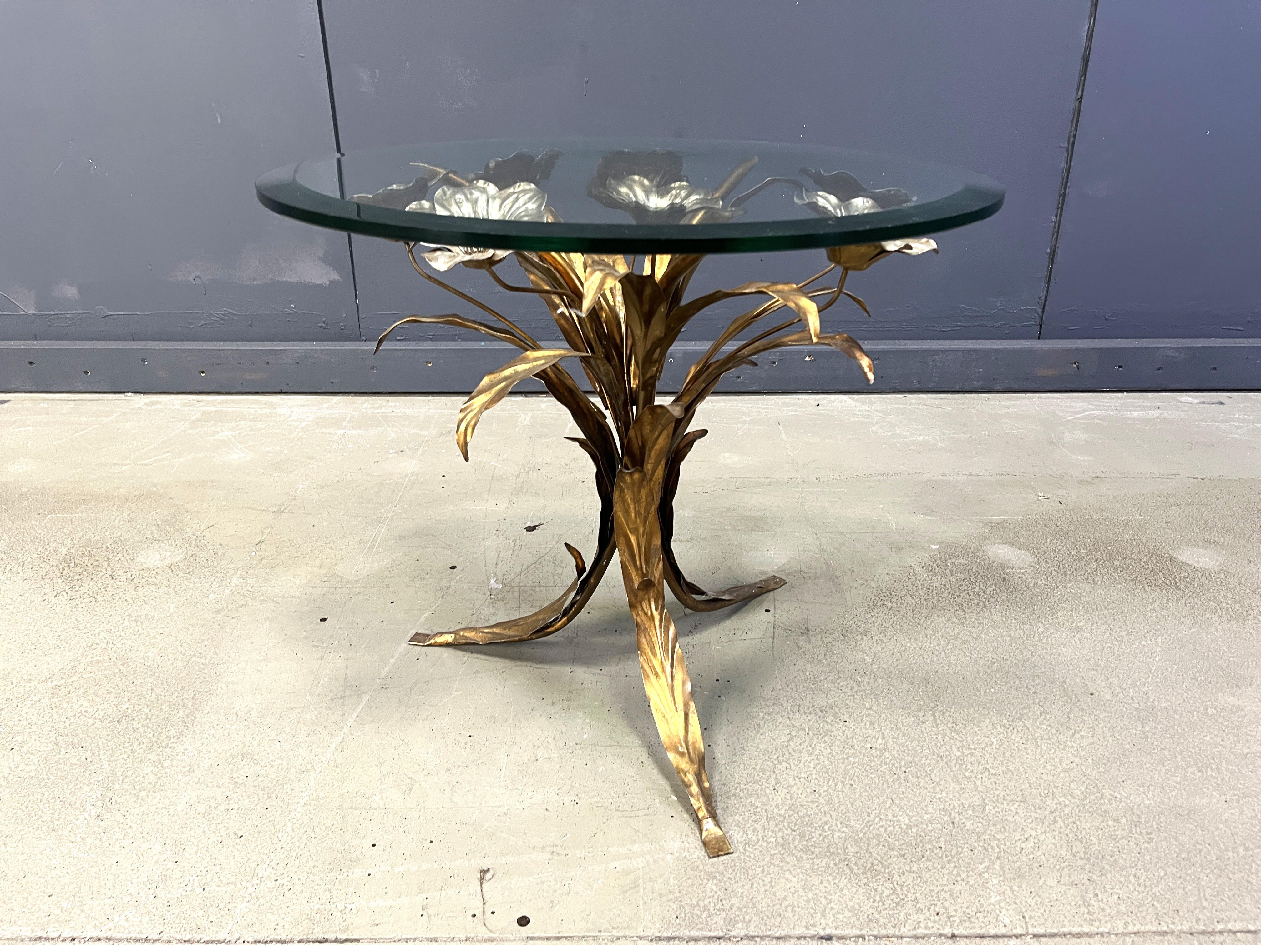 Vintage gilt metal flower side table, 1960s For Sale 2