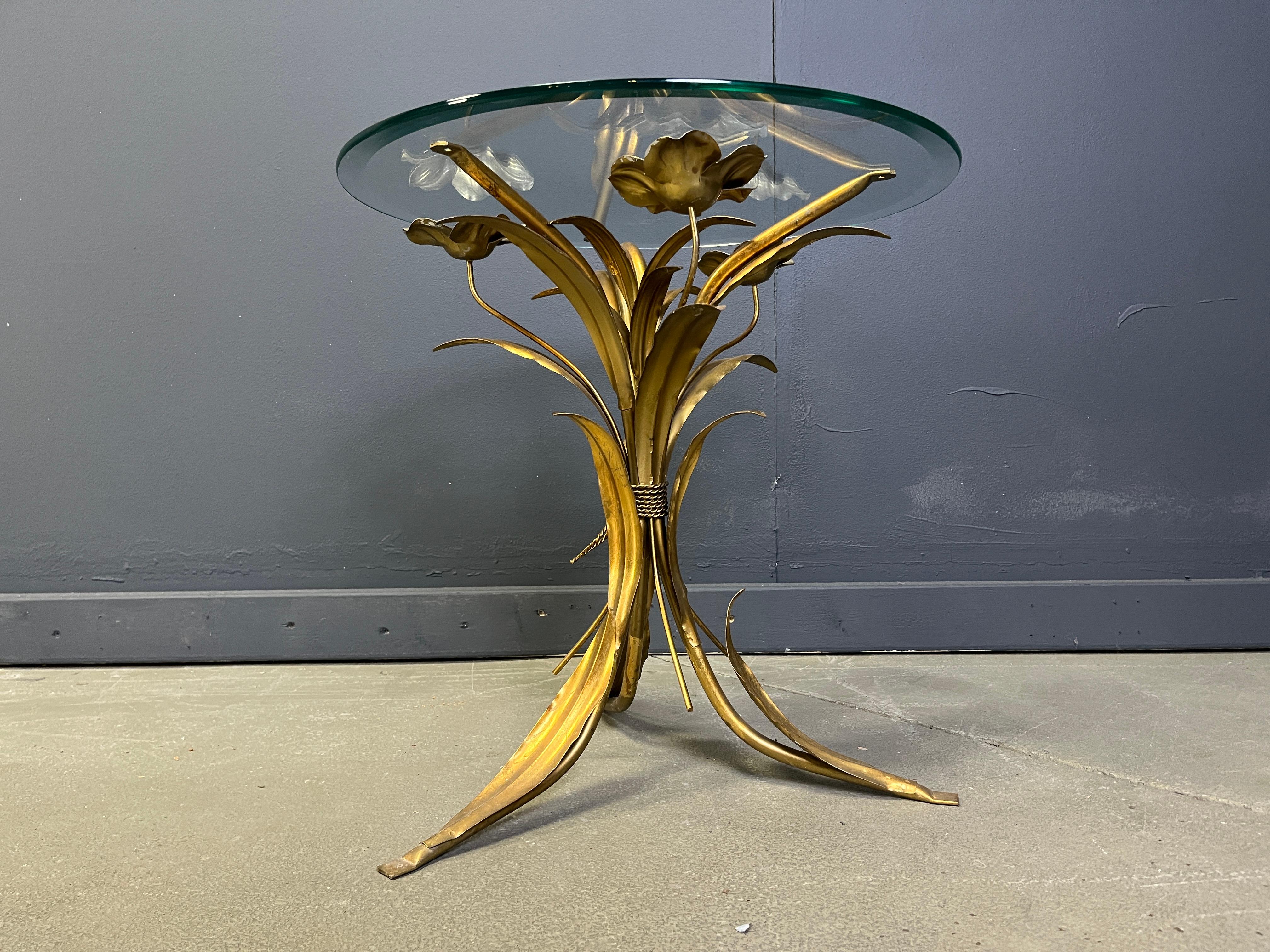 Hollywood Regency Vintage gilt metal flower side table, 1960s For Sale