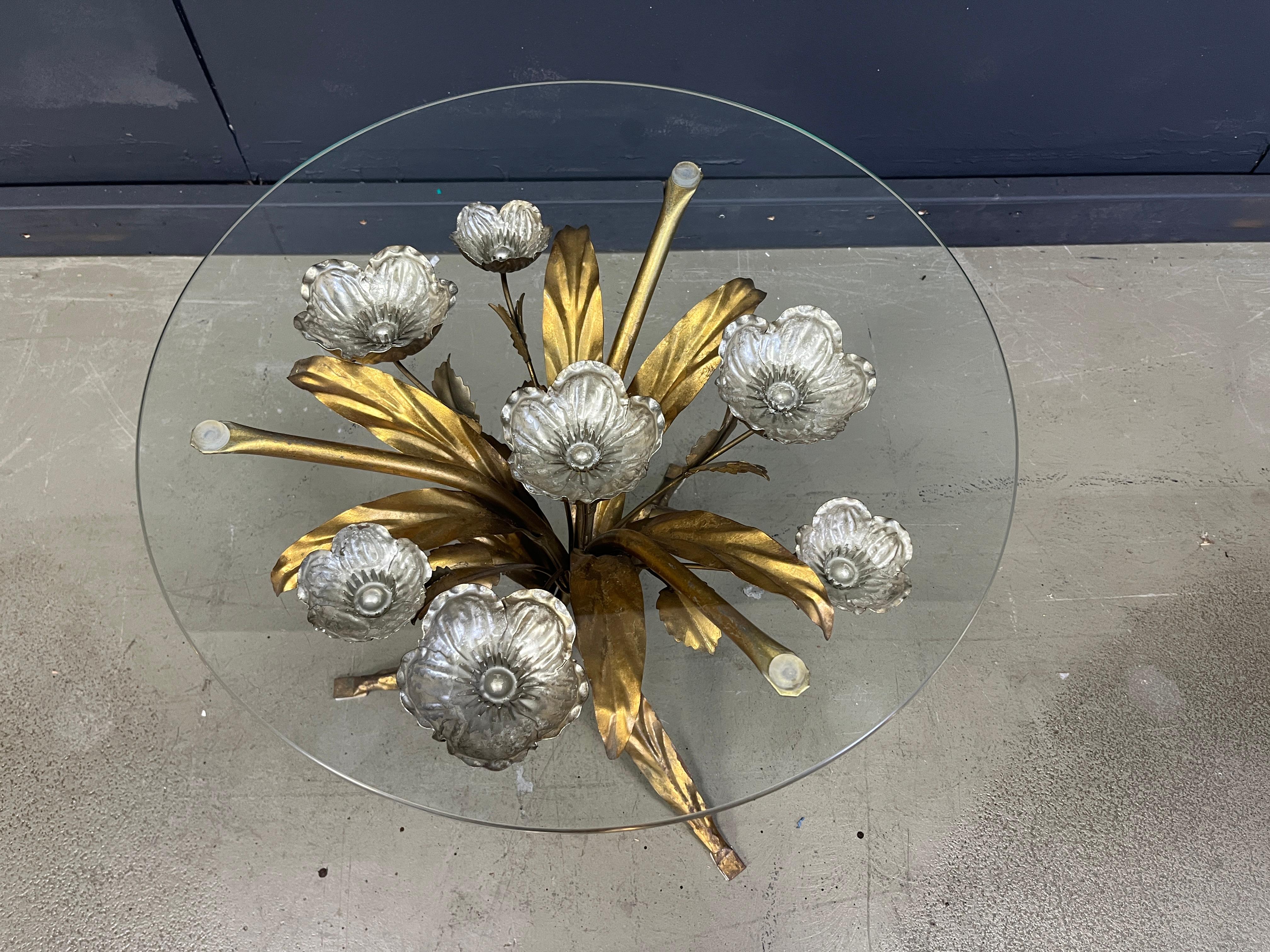 Metal Vintage gilt metal flower side table, 1960s For Sale