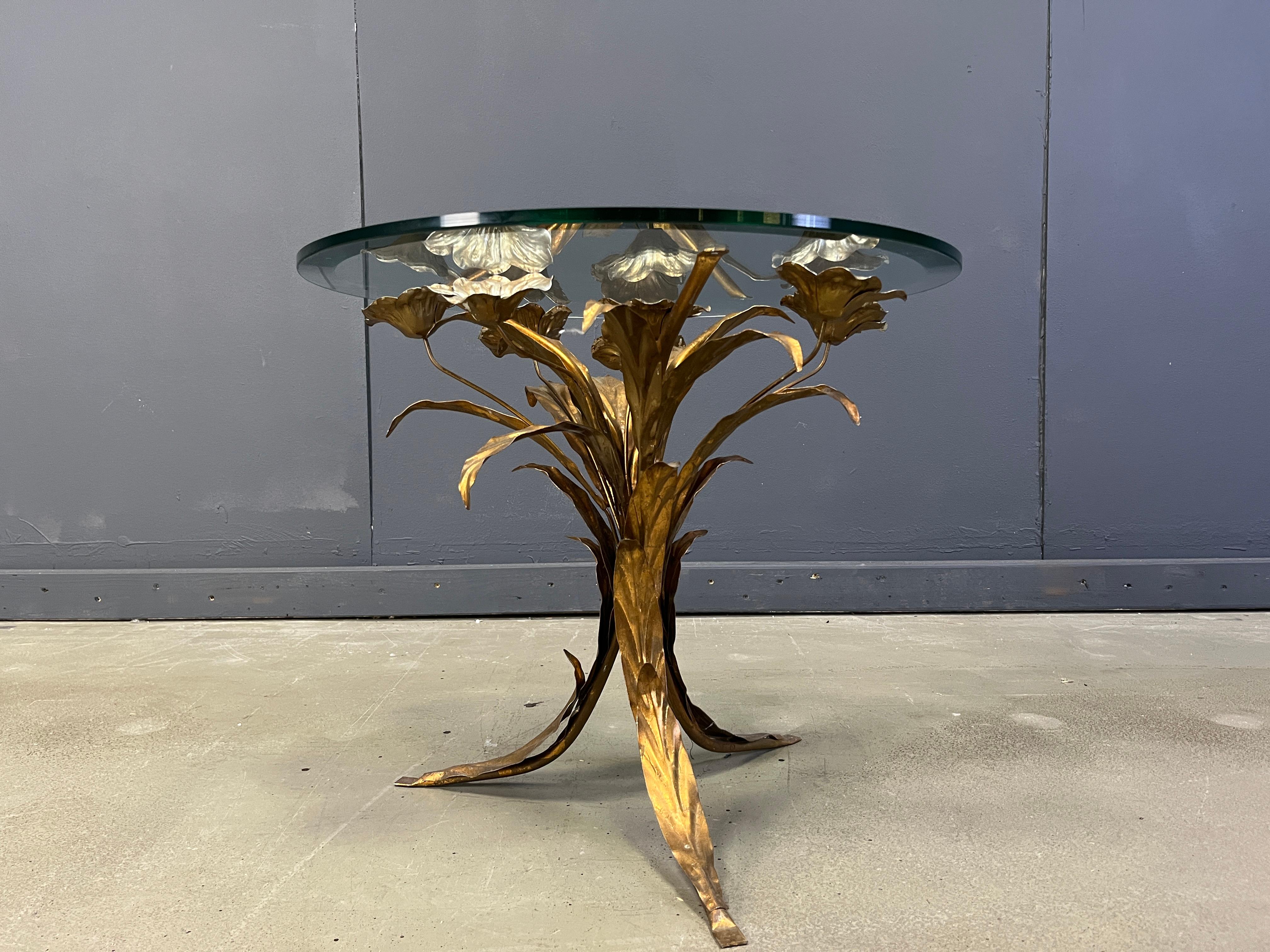 Vintage gilt metal flower side table, 1960s For Sale 1