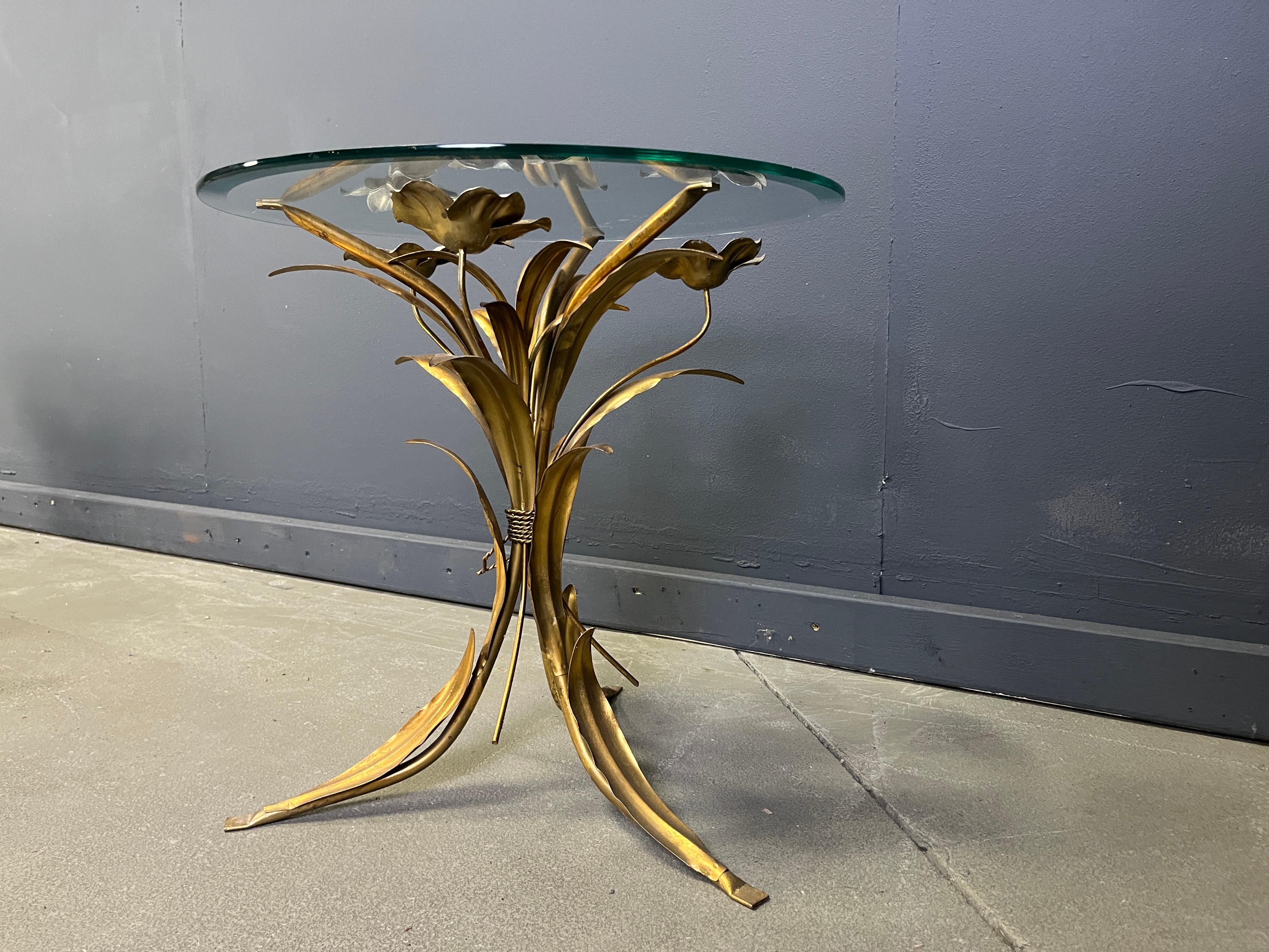 Vintage gilt metal flower side table, 1960s For Sale 1