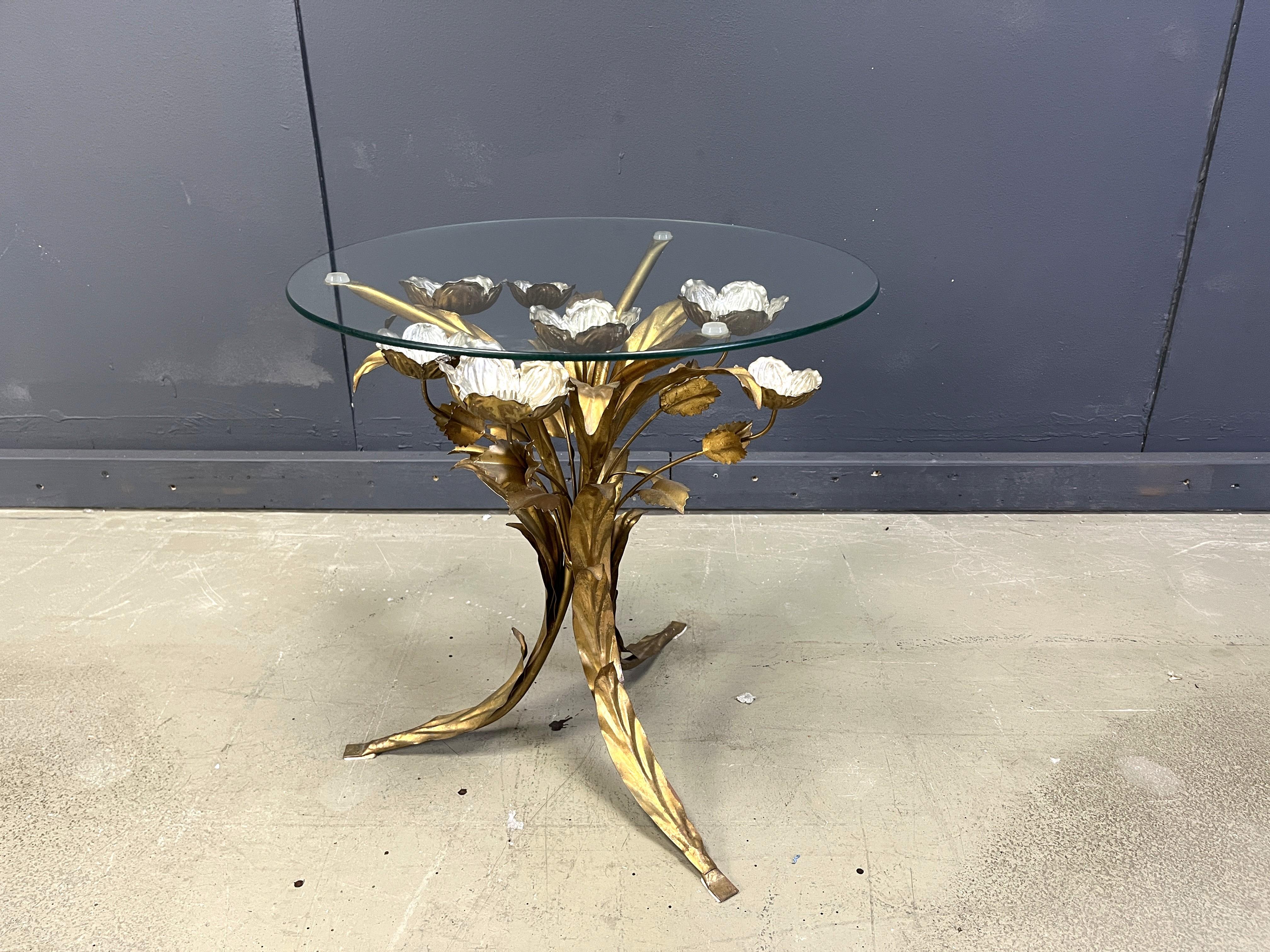 Vintage gilt metal flower side table, 1960s For Sale 1