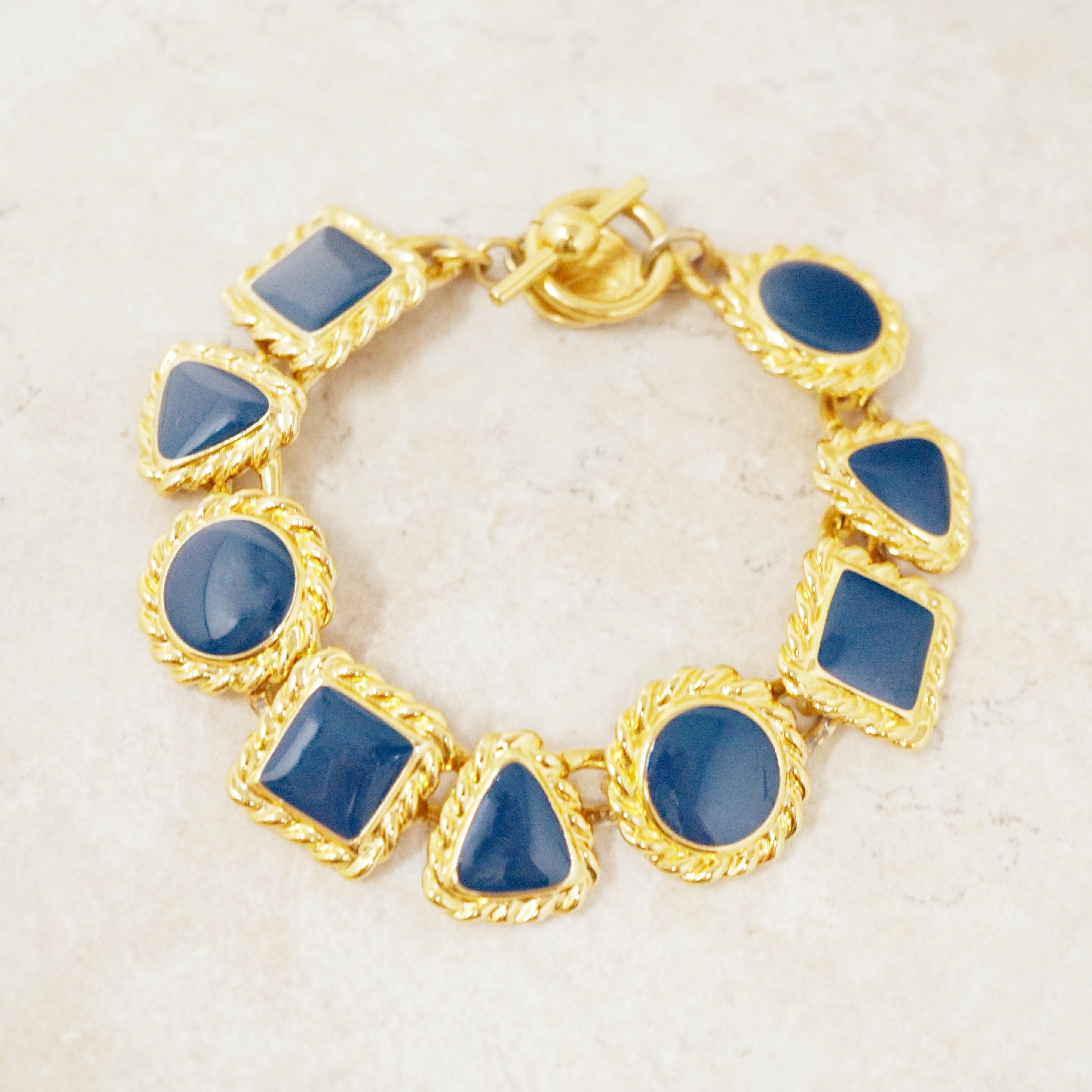 Anne Klein, bracelet vintage de formes géométriques en émail doré et bleu marine, années 1980 Excellent état - En vente à McKinney, TX