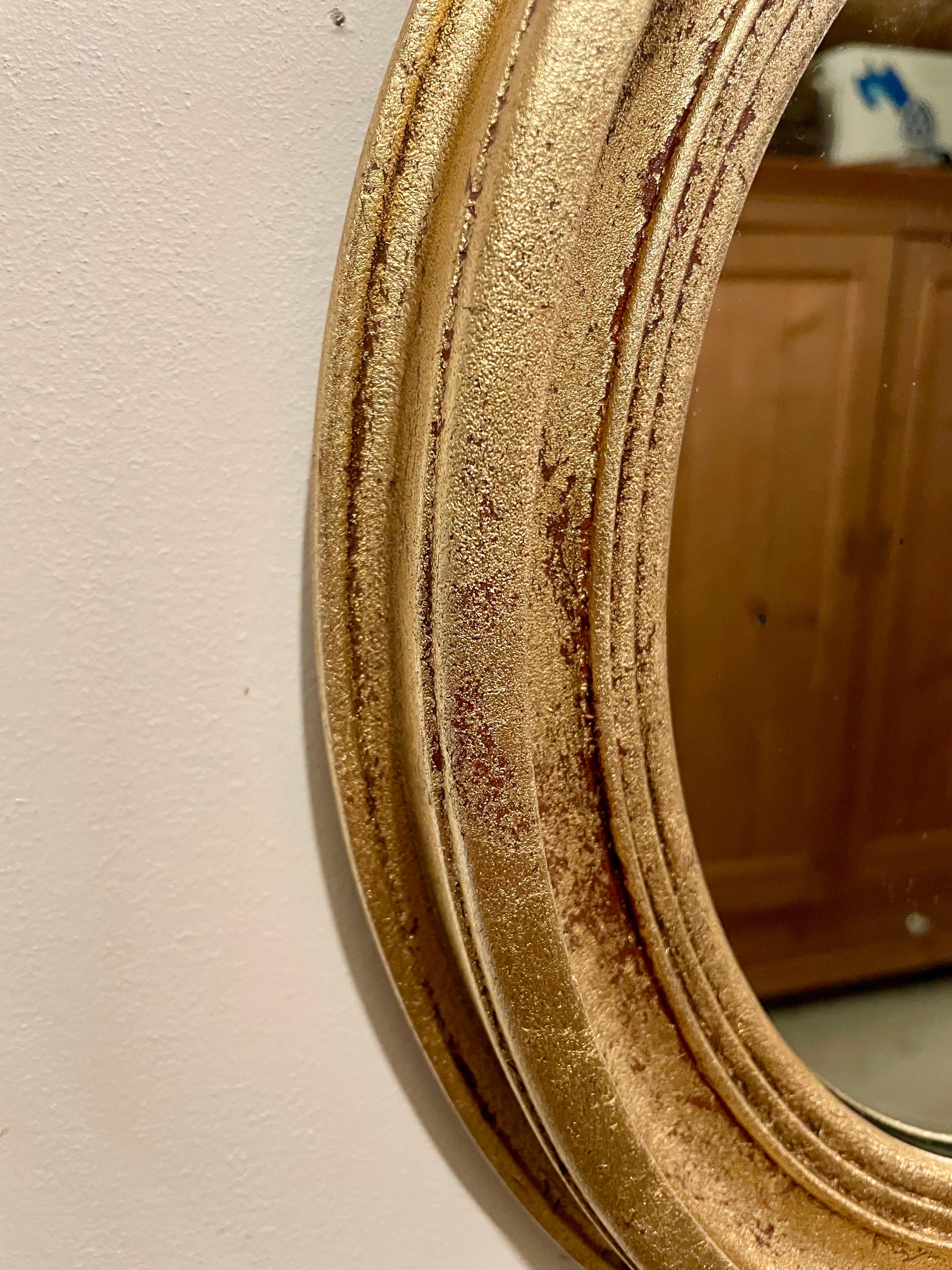 Vergoldeter ovaler italienischer Vintage-Spiegel (Holz)