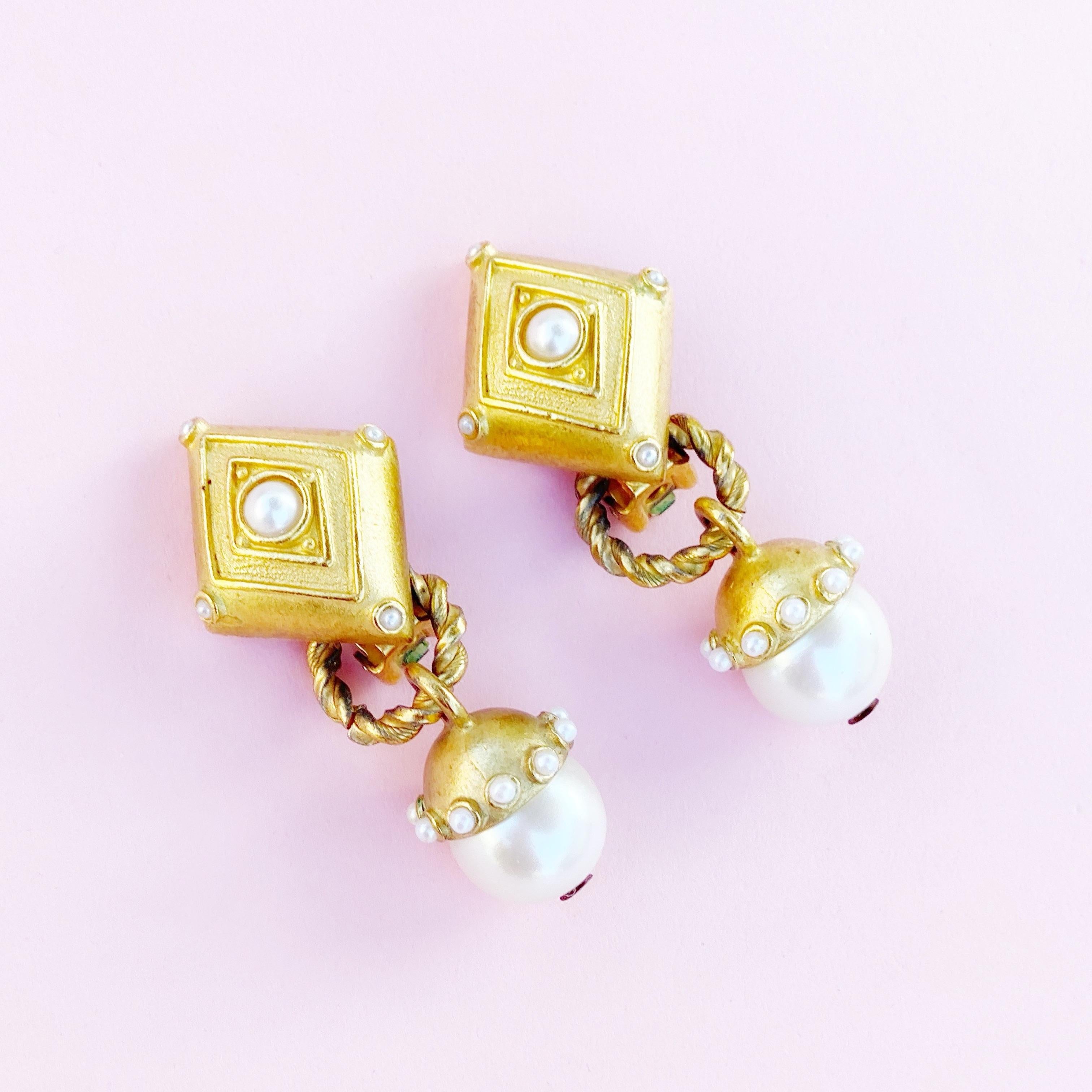 Vintage Gilt & Pearl Dangle Statement Convertible Earrings By Leslie Block, 1980 In Good Condition In McKinney, TX