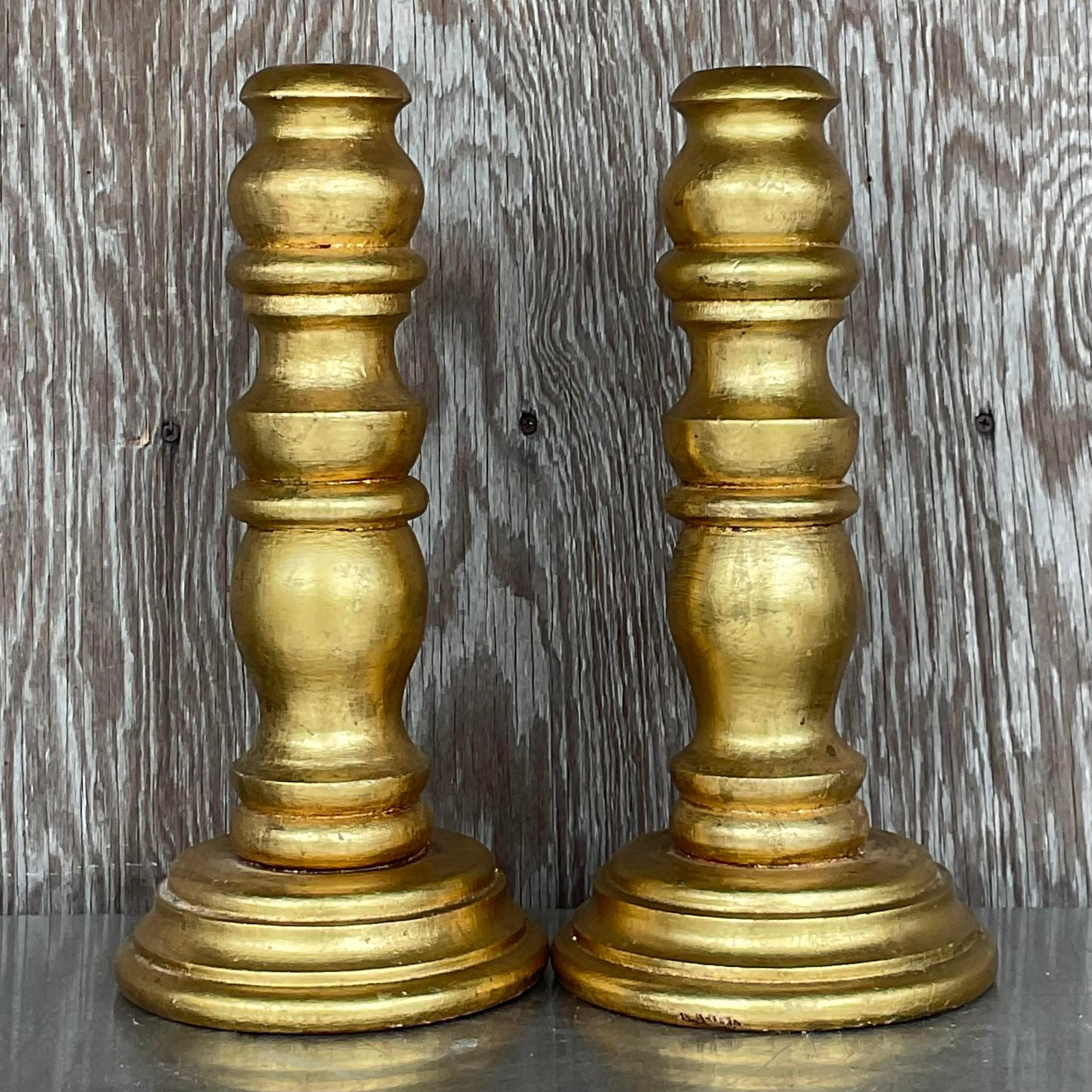 Americano Candelieri d'epoca in legno tornito dorato - una coppia in vendita