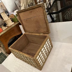 Scatola in legno dorato e specchio d'epoca