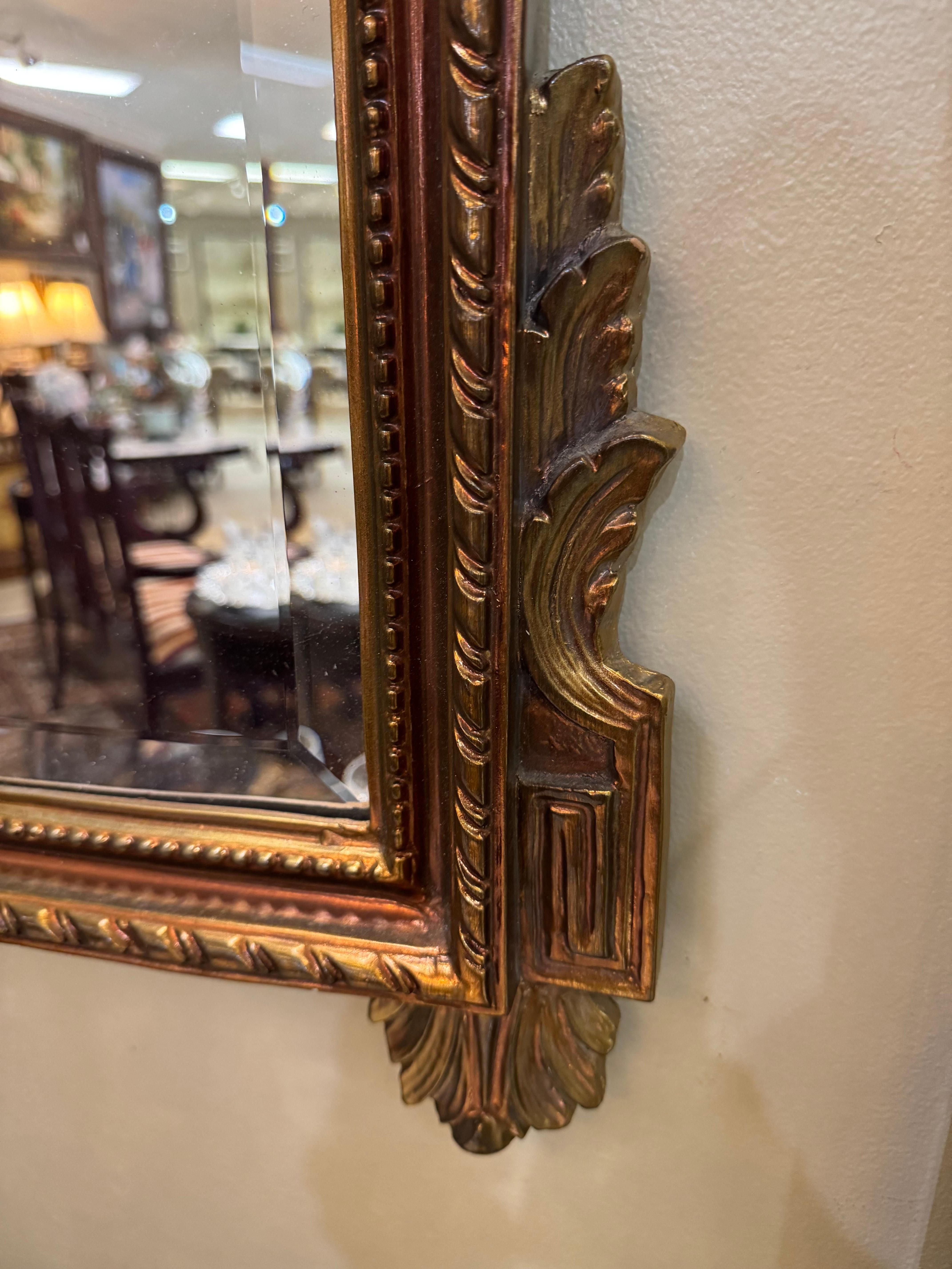 Stile provenzale Legno dorato vintage  specchio in stile Luigi XV. in vendita