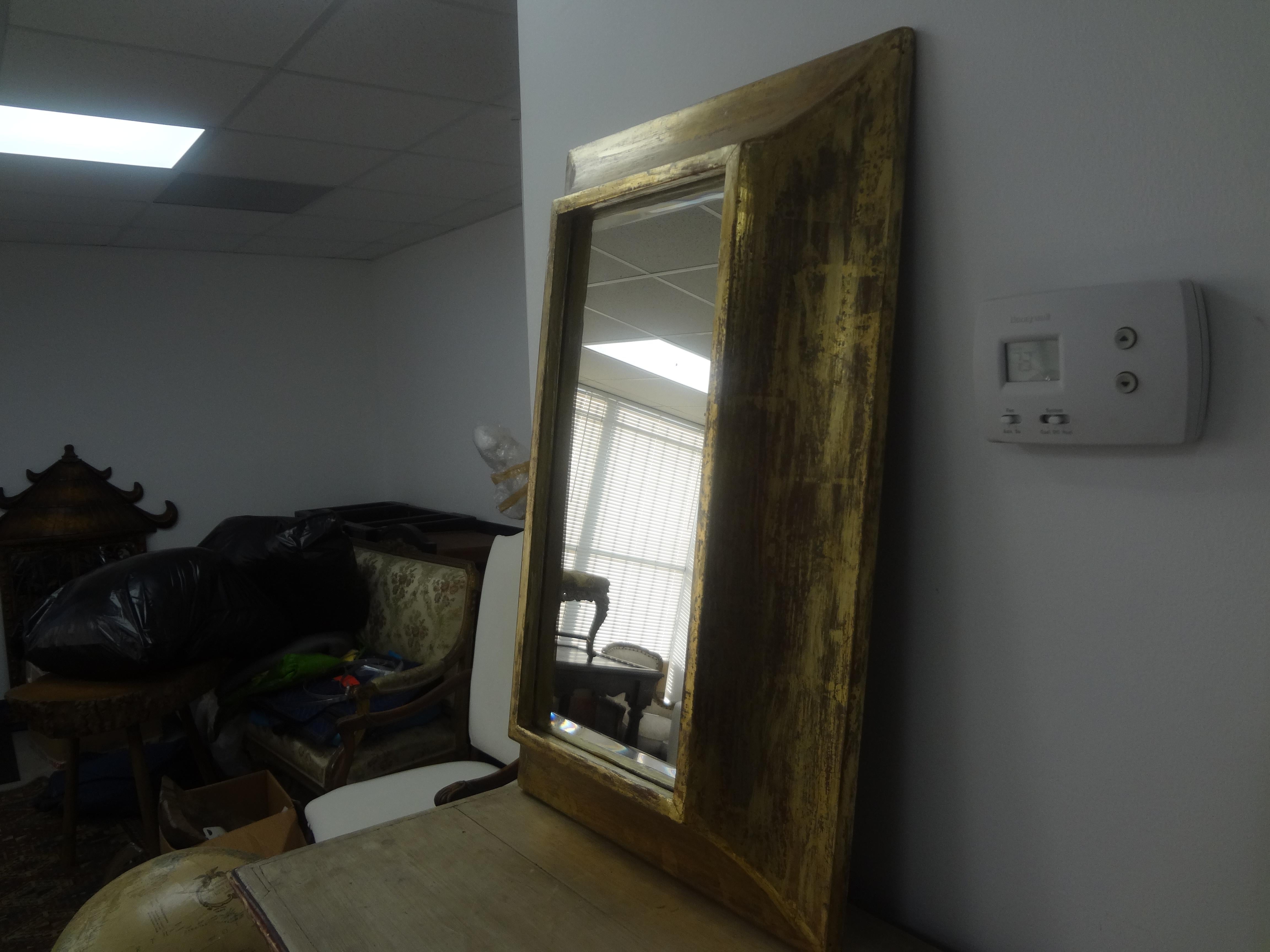 Vintage Giltwood Mirror In Good Condition For Sale In Houston, TX