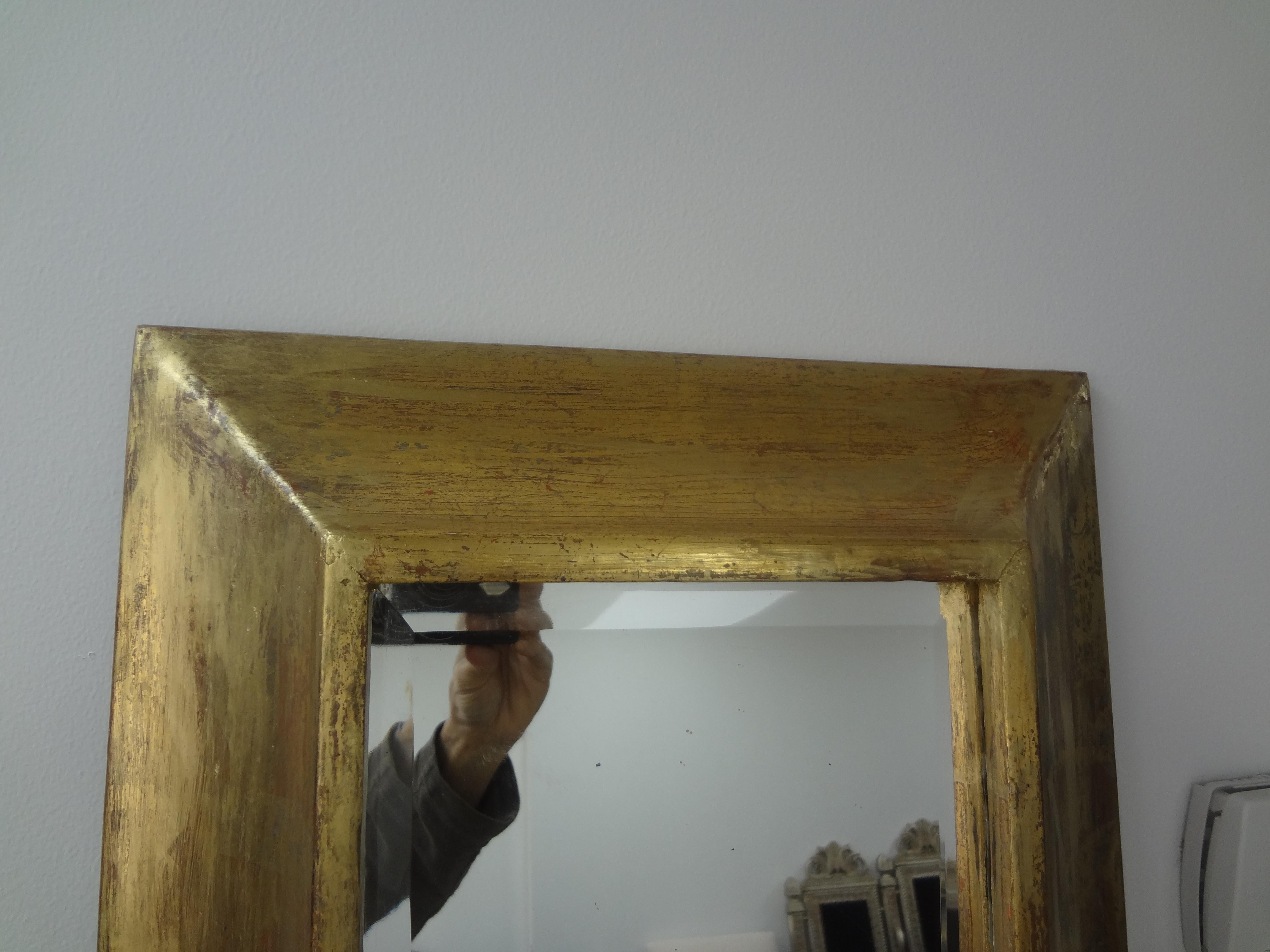 Milieu du XXe siècle Miroir vintage en bois doré en vente