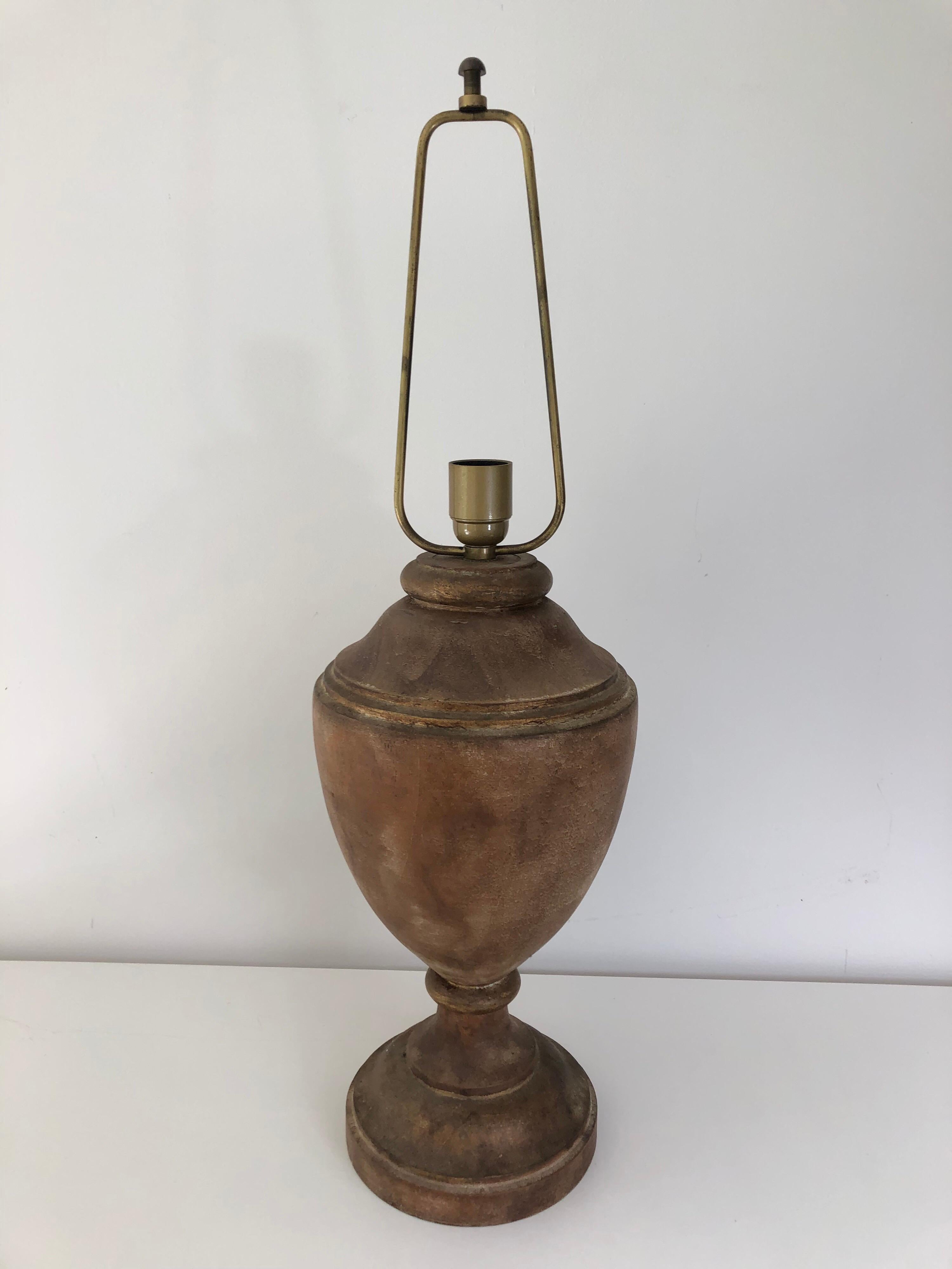 Vintage Giltwood Urn Table Lamp In Good Condition For Sale In Stockton, NJ