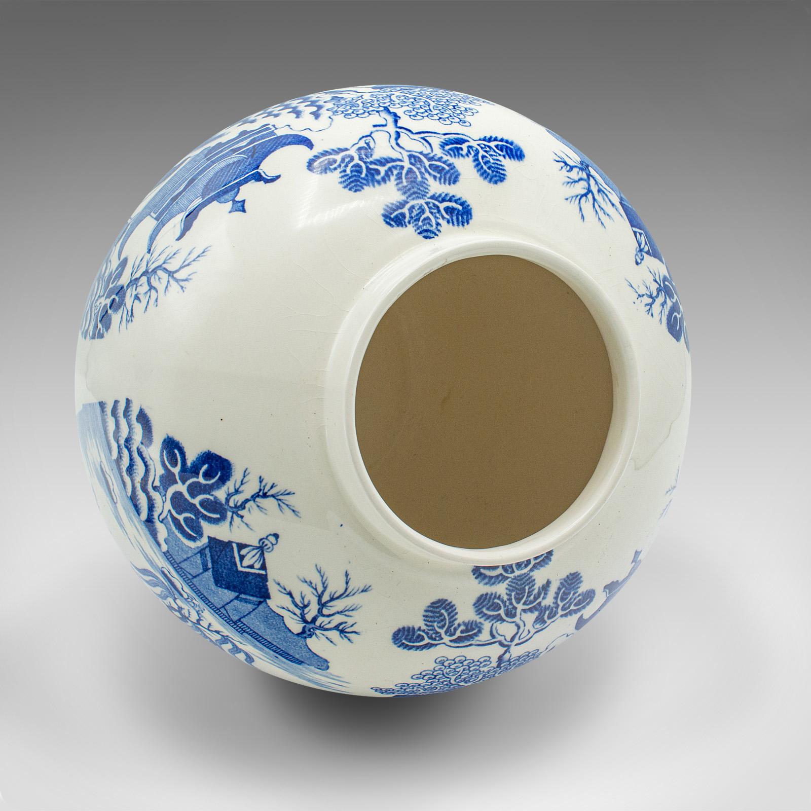 Vintage Ingwergefäß, englisch, Keramik, dekorative Gewürzurne, blau und weiß, 1970 im Angebot 1