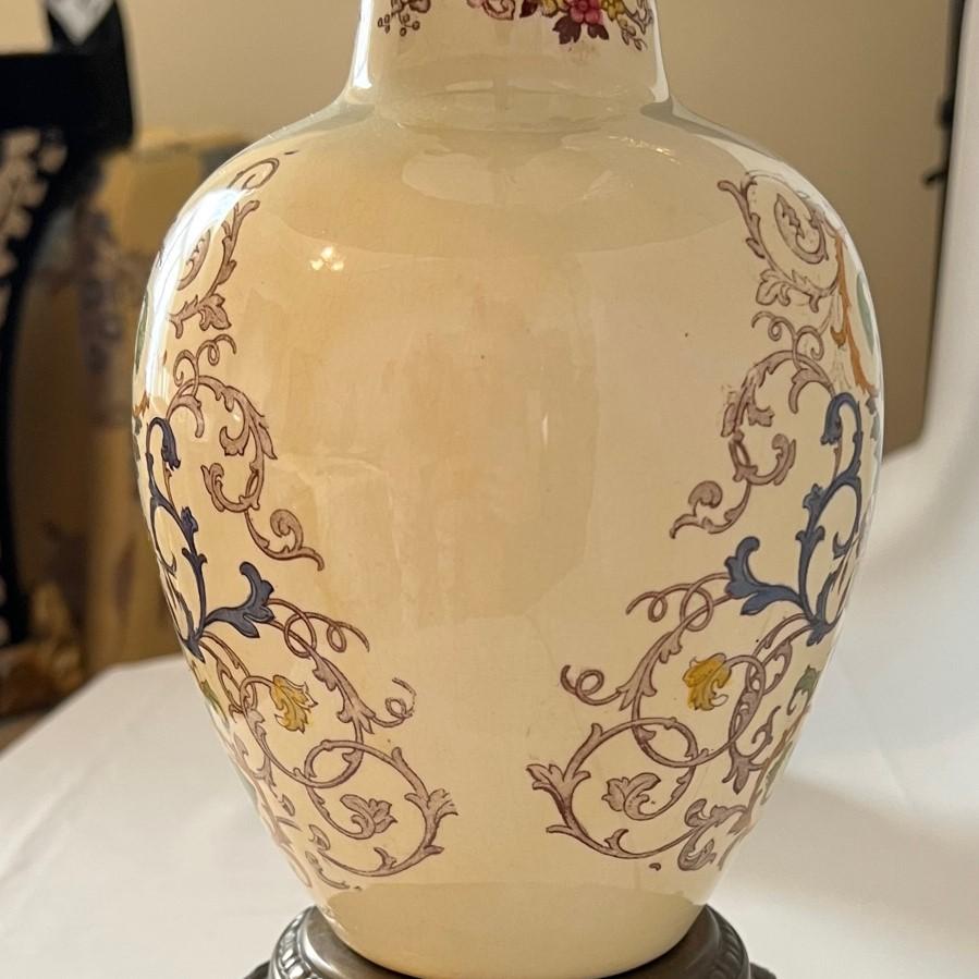 Milieu du XXe siècle Paire de lampes anciennes en forme de jarre à gingembre de style Masons Nabob, avec abat-jours neufs en vente