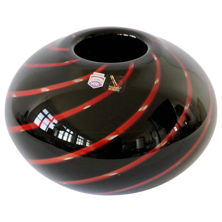 Vintage Gino Cenedese Red and Black Bubble Italian Murano Glass Vase circa 2000s For Sale