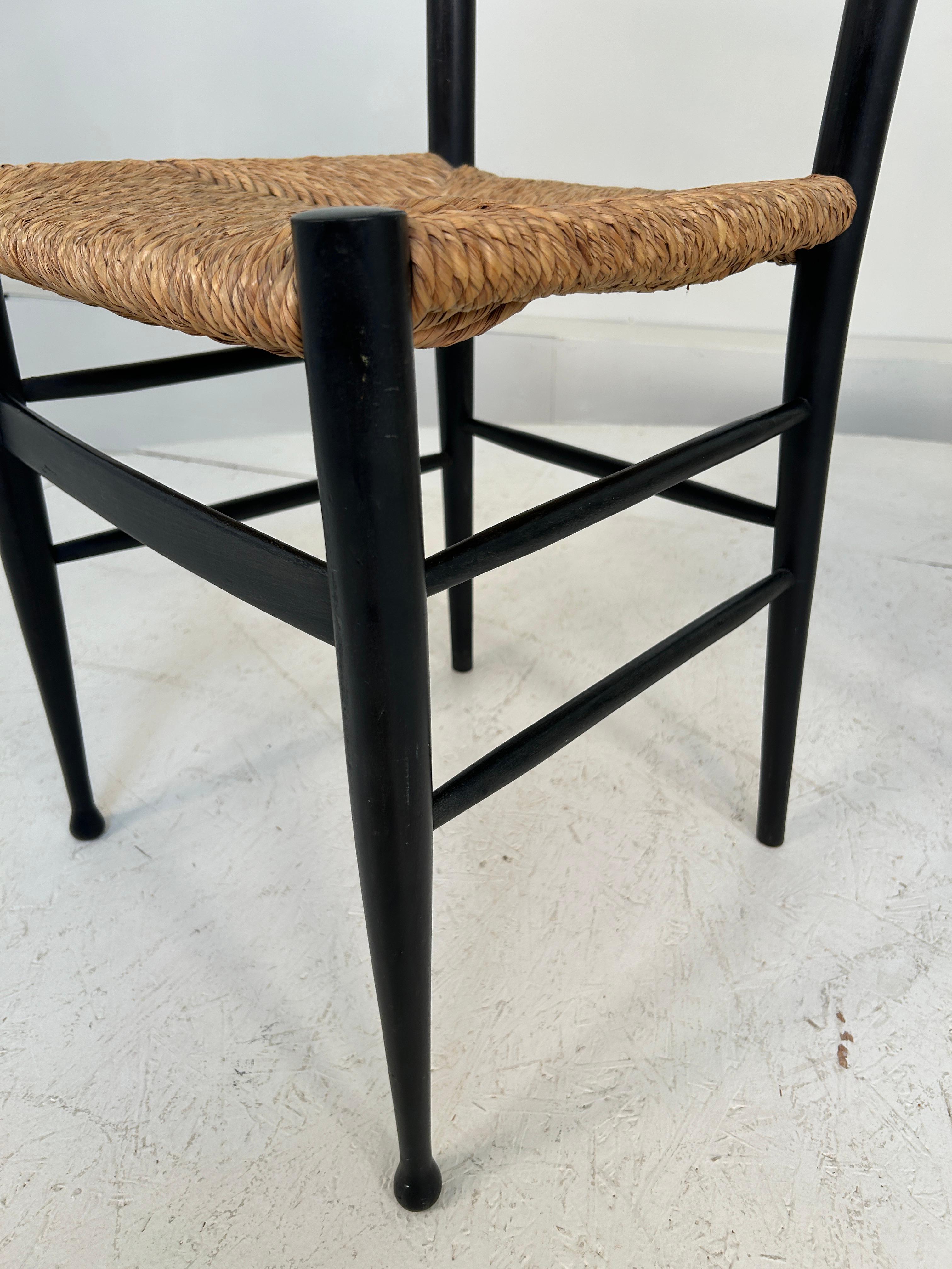 Vintage Gio Ponti Style Black Ladder Back Dining Pair of Chairs For Sale 4