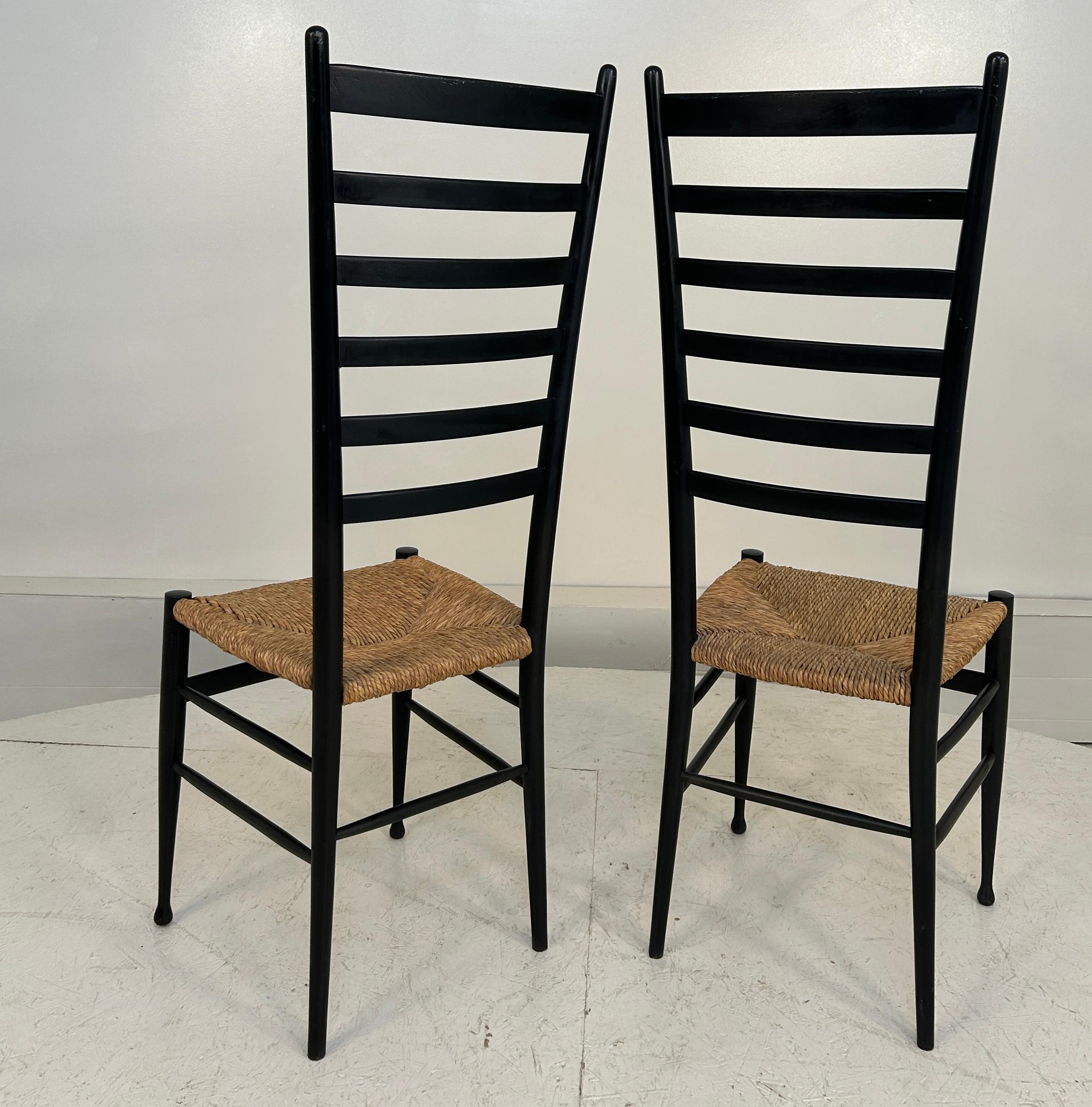 Vintage Gio Ponti Style Black Ladder Back Dining Pair of Chairs For Sale 1