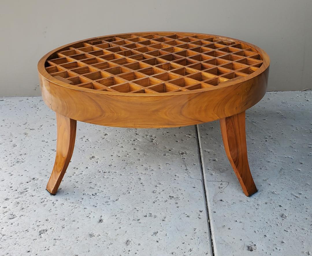 Vintage GIO PONTI Style Grid Pattern Coffee Table With Paddle Legs For Sale 6