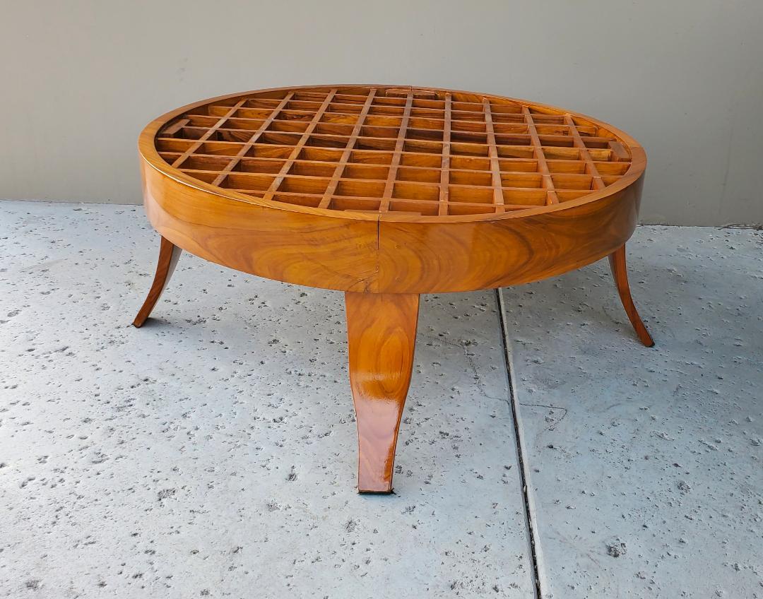 Vintage GIO PONTI Style Grid Pattern Coffee Table With Paddle Legs For Sale 7