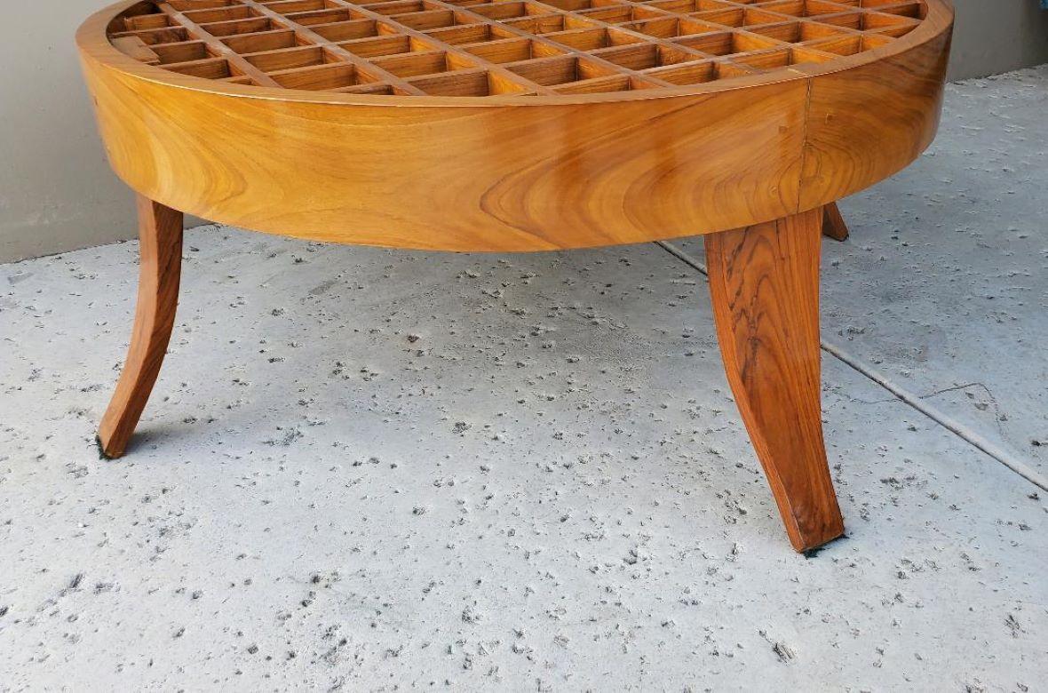 Vintage GIO PONTI Style Grid Pattern Coffee Table With Paddle Legs For Sale 8