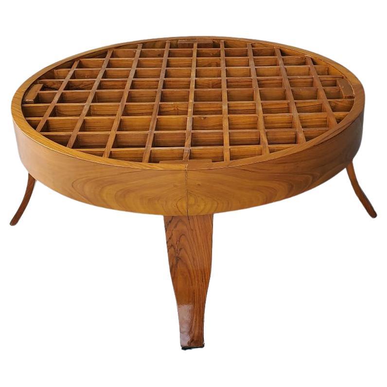 Vintage GIO PONTI Style Grid Pattern Coffee Table With Paddle Legs For Sale