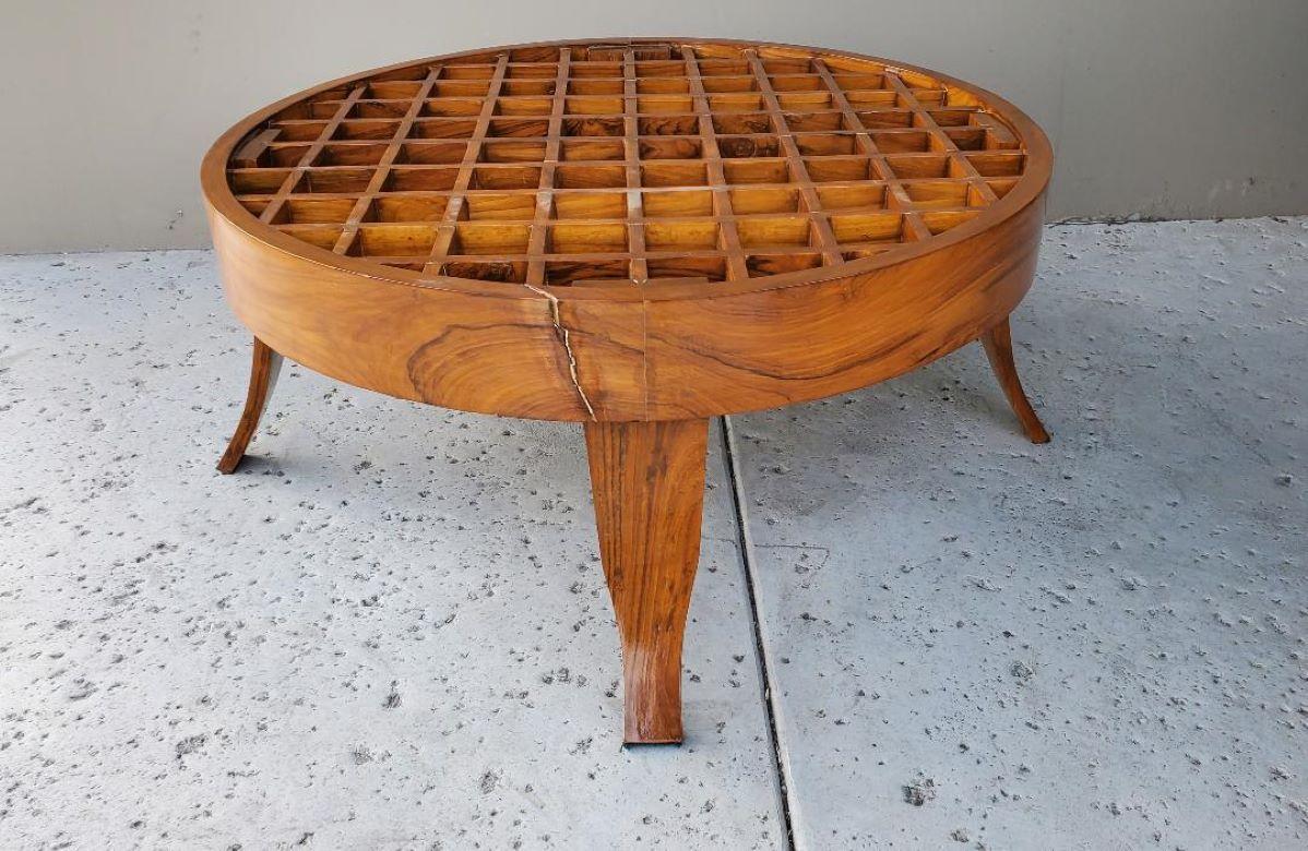 Vintage GIO PONTI Style Lattice Pattern With Paddle Legs Coffee Table For Sale 4