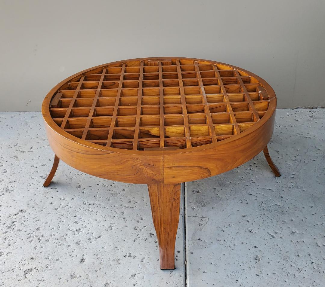 Mid-Century Modern Vintage GIO PONTI Style Lattice Pattern With Paddle Legs Coffee Table For Sale