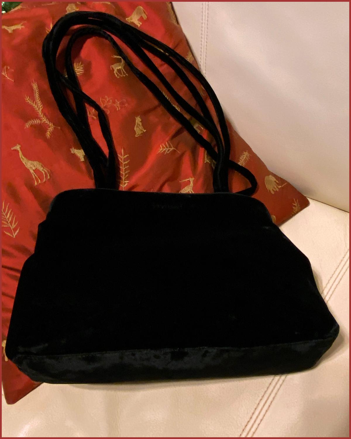Vintage Giorgio Armani Black Velvet Handbag In Good Condition In Atlanta, GA