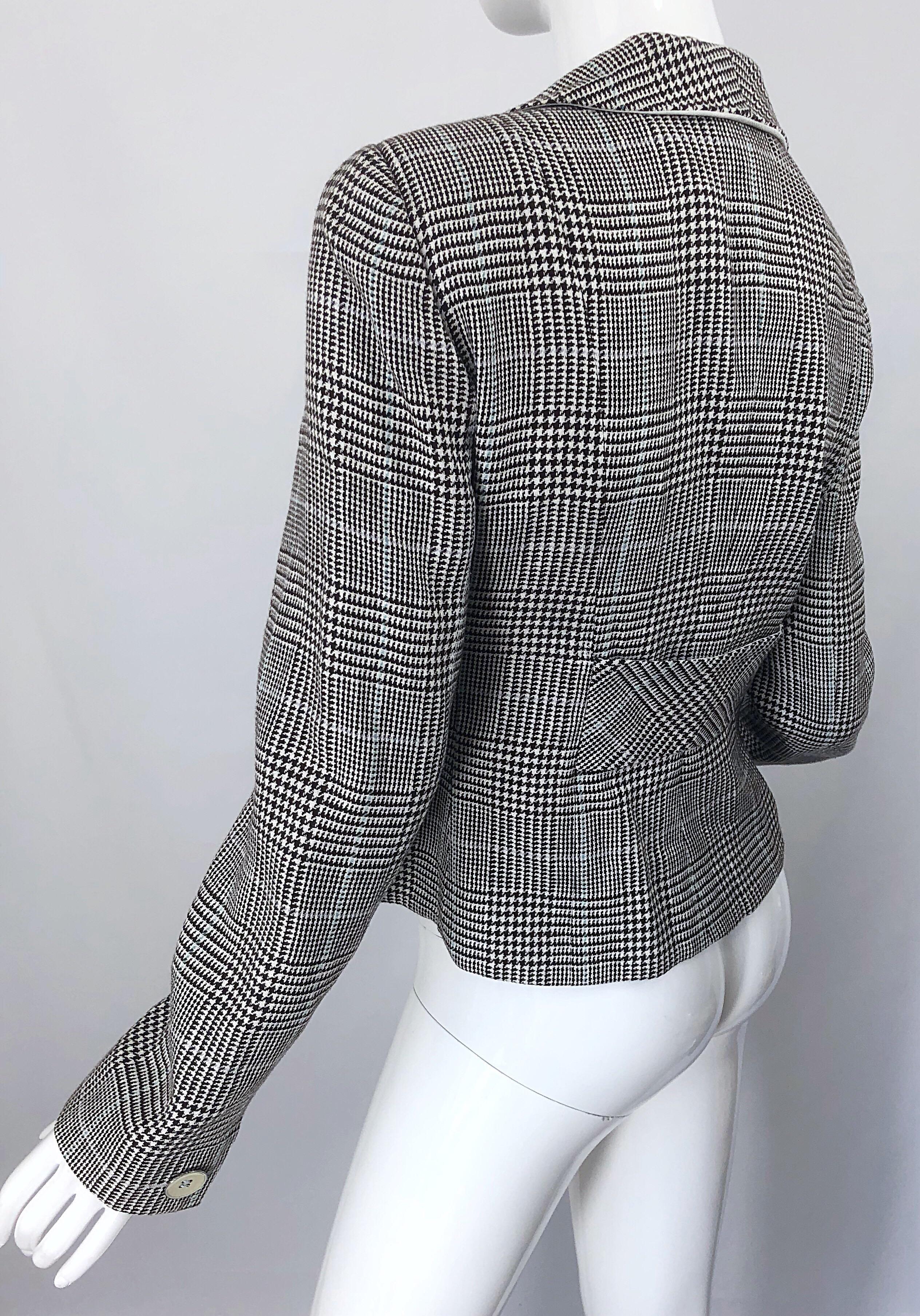 Vintage Giorgio Armani Size 10 Brown Blue Ivory Houndstooth 90s Blazer Jacket In Excellent Condition For Sale In San Diego, CA