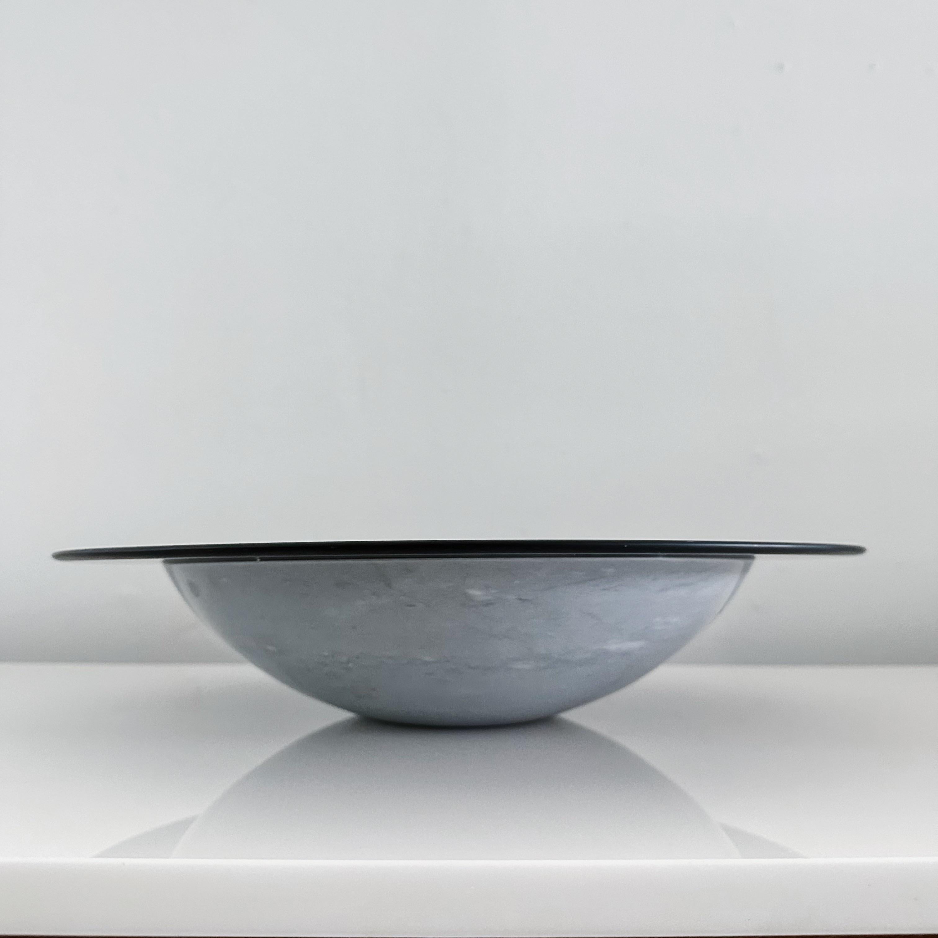 Hand-lathed Bardiglio marble bowl, with smooth slate border, by Guilio Lazzotti for Casigliani 