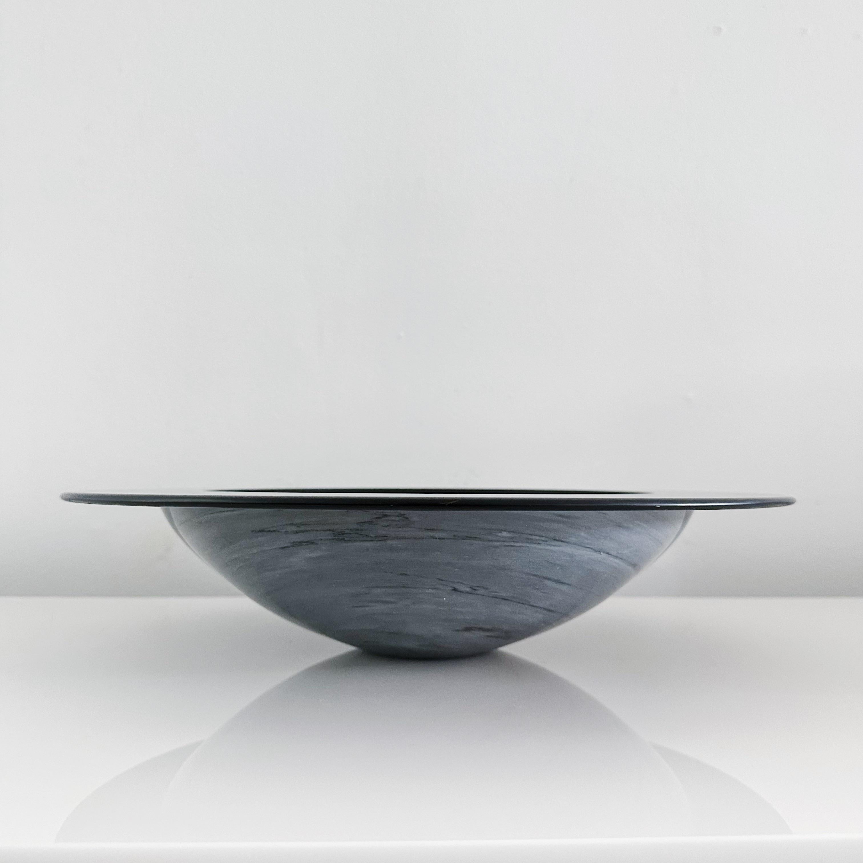 Hand-lathed Bardiglio marble bowl, with smooth slate border, by Guilio Lazzotti for Casigliani 