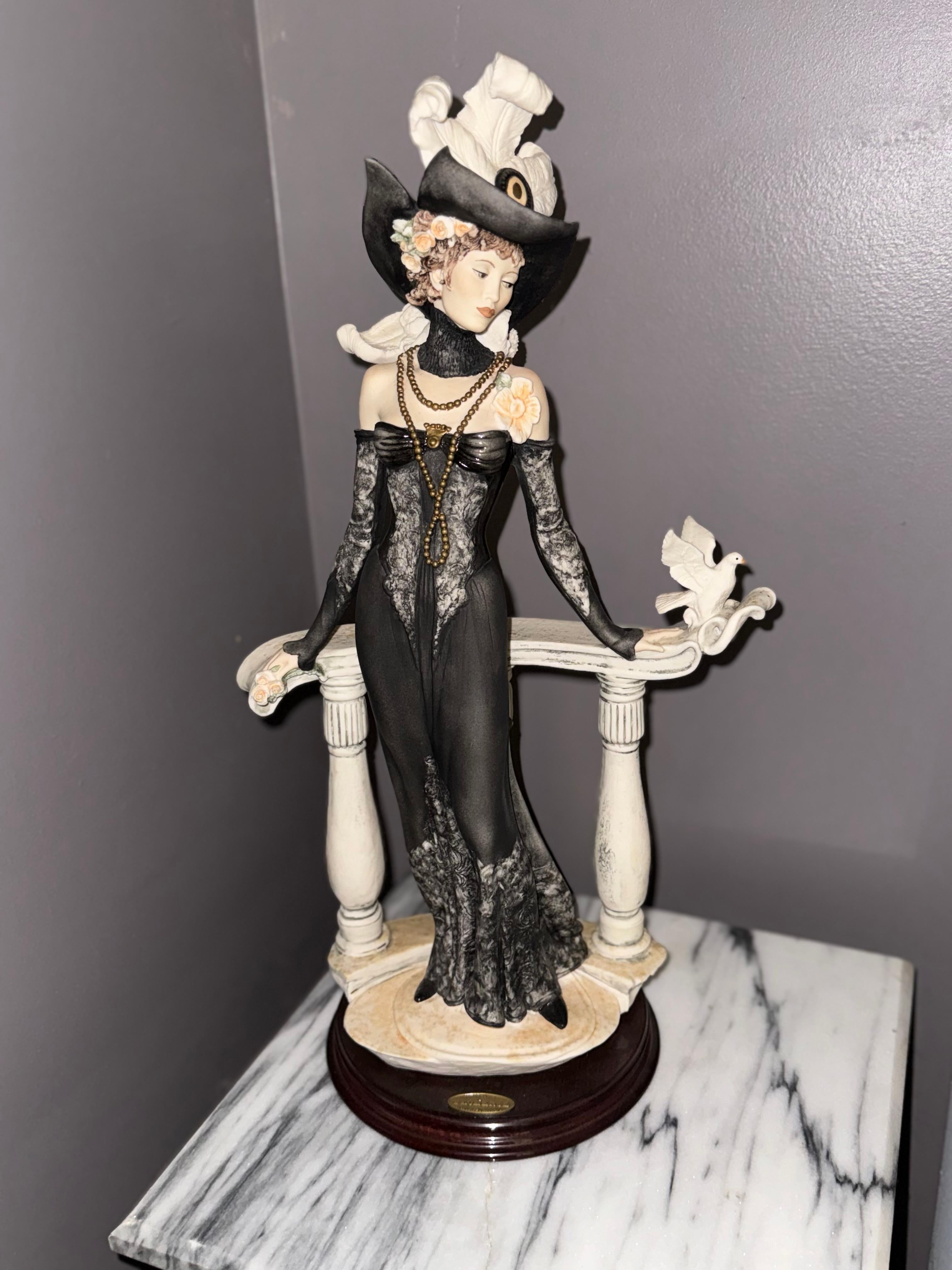 XX secolo Statuette Giuseppe Armani d'epoca, edizione limitata made in Italy con certificazione in vendita