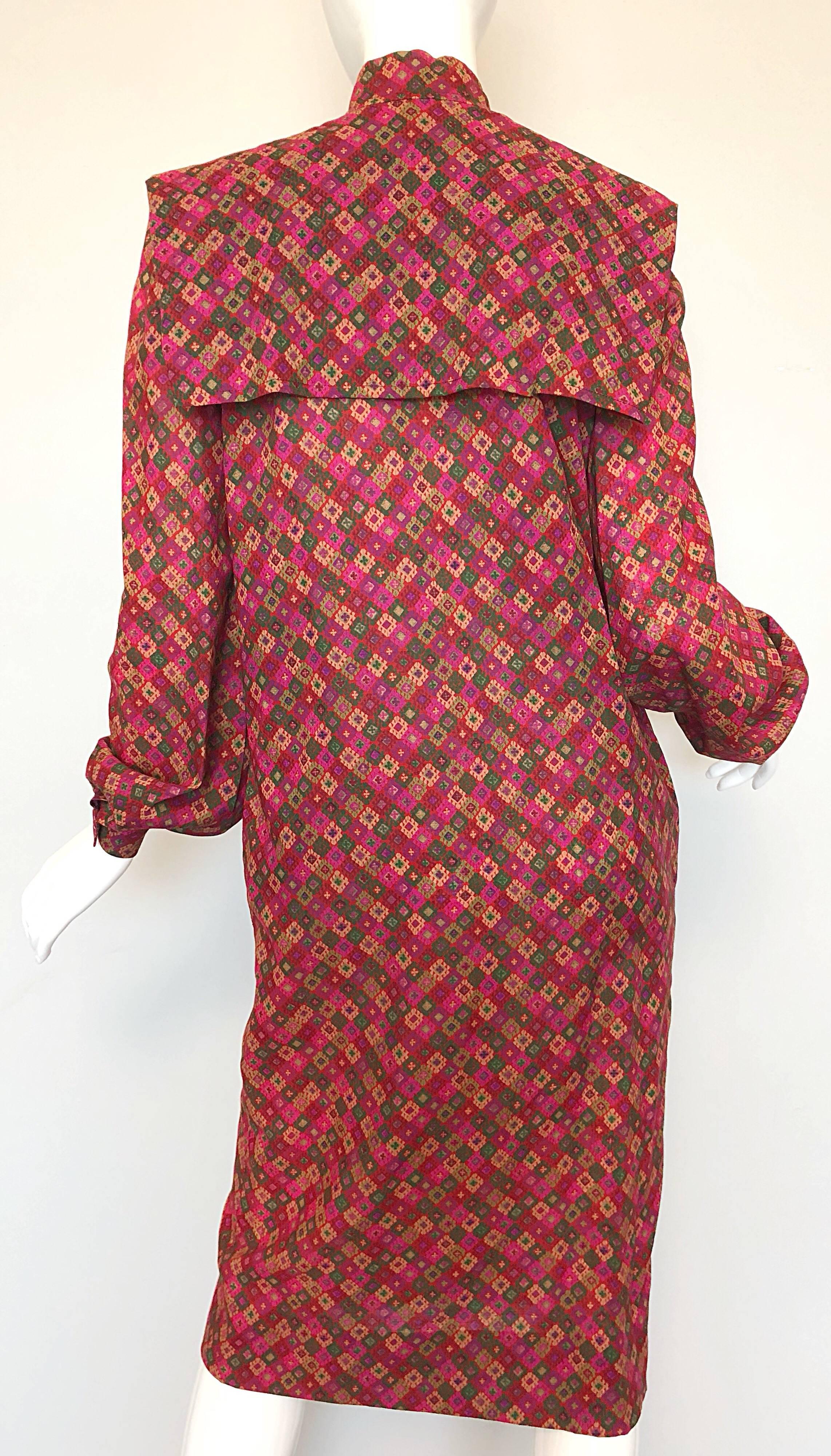 Women's Vintage Givenchy 1980s Mosaic Tile Print Pink + Green Lightweight Wool Sac Dress For Sale