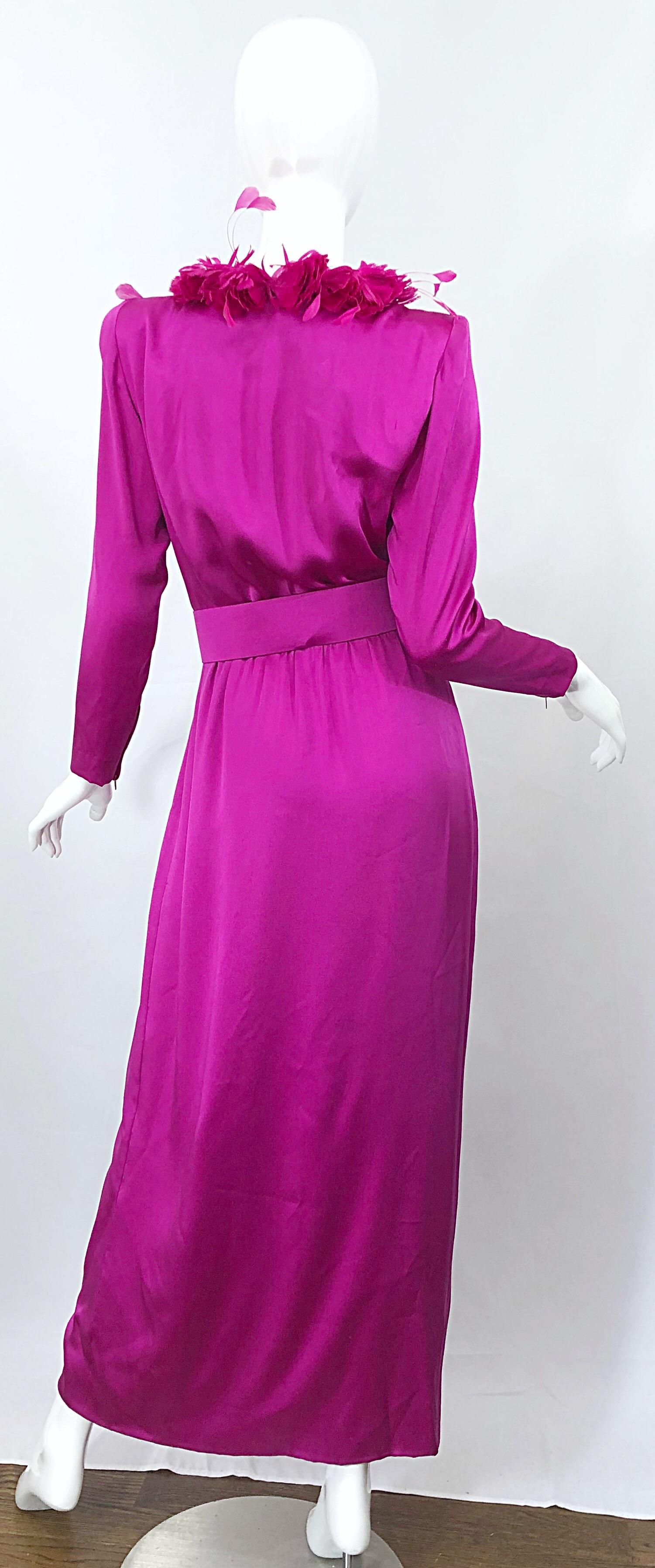 Givenchy Couture Hot Pink Fuchsia 1980er Jahre Federn Belted Langarm Kleid im Zustand „Hervorragend“ im Angebot in San Diego, CA