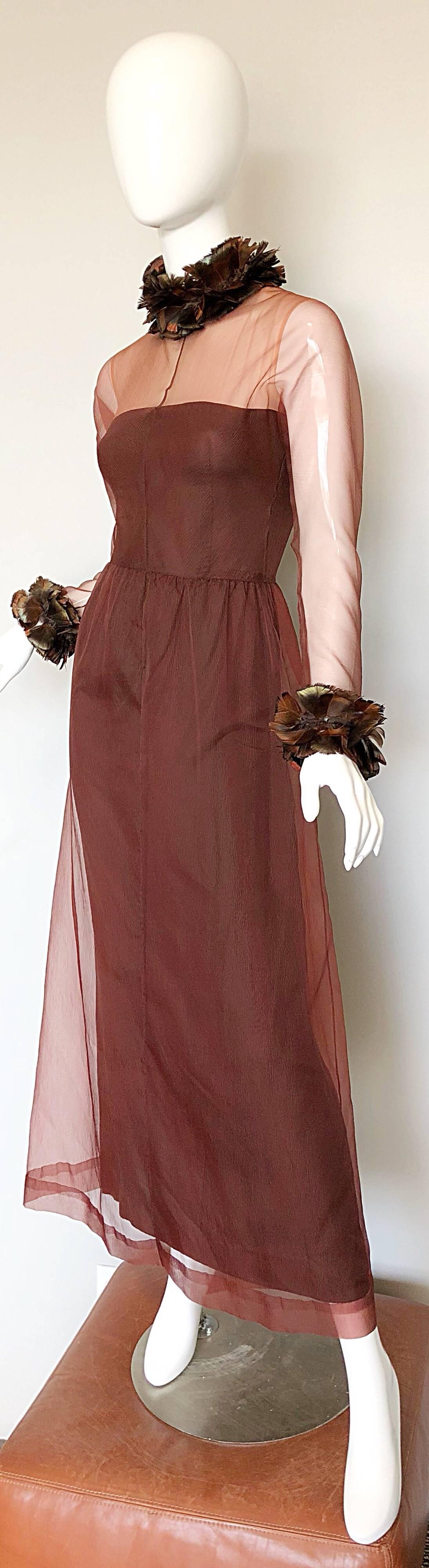 Vintage Givenchy Couture numéroté 1970 Chocolate Brown Feathered Chiffon Gown Pour femmes en vente