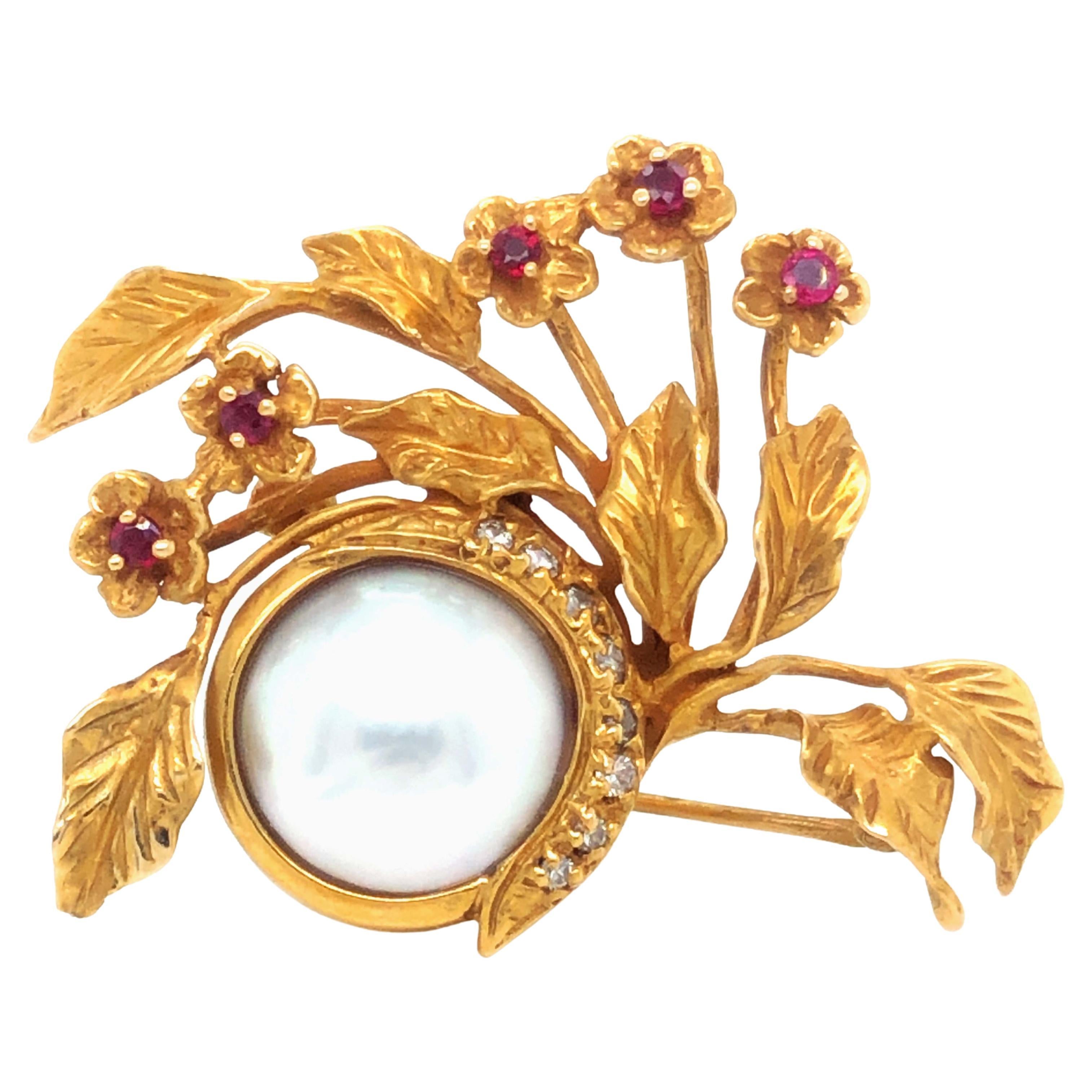 Broche vintage Givenchy en or jaune 14 carats avec diamants, rubis et perles de mabé