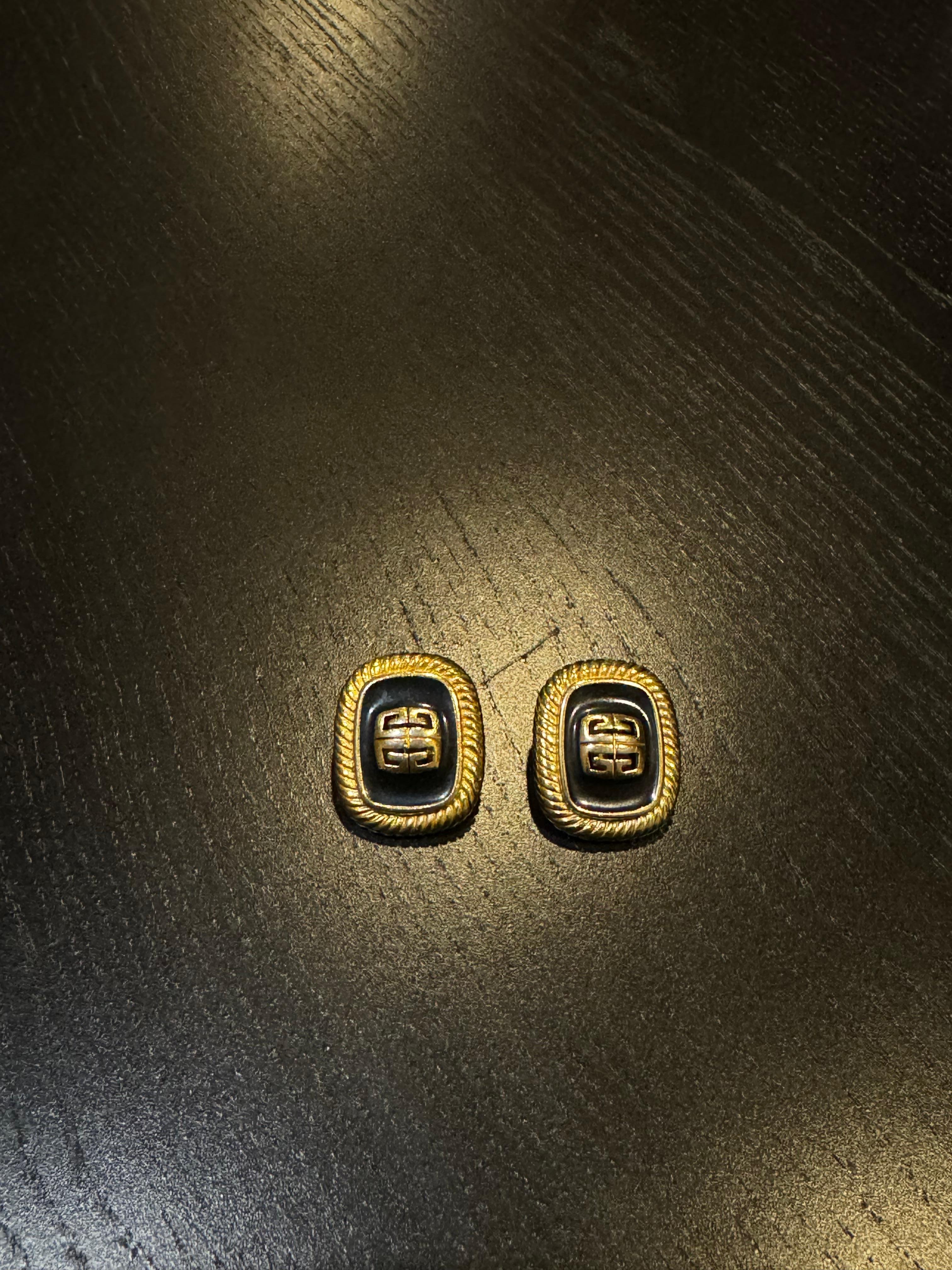 Vintage Givenchy Enamel 4G Clip On Earrings For Sale 2
