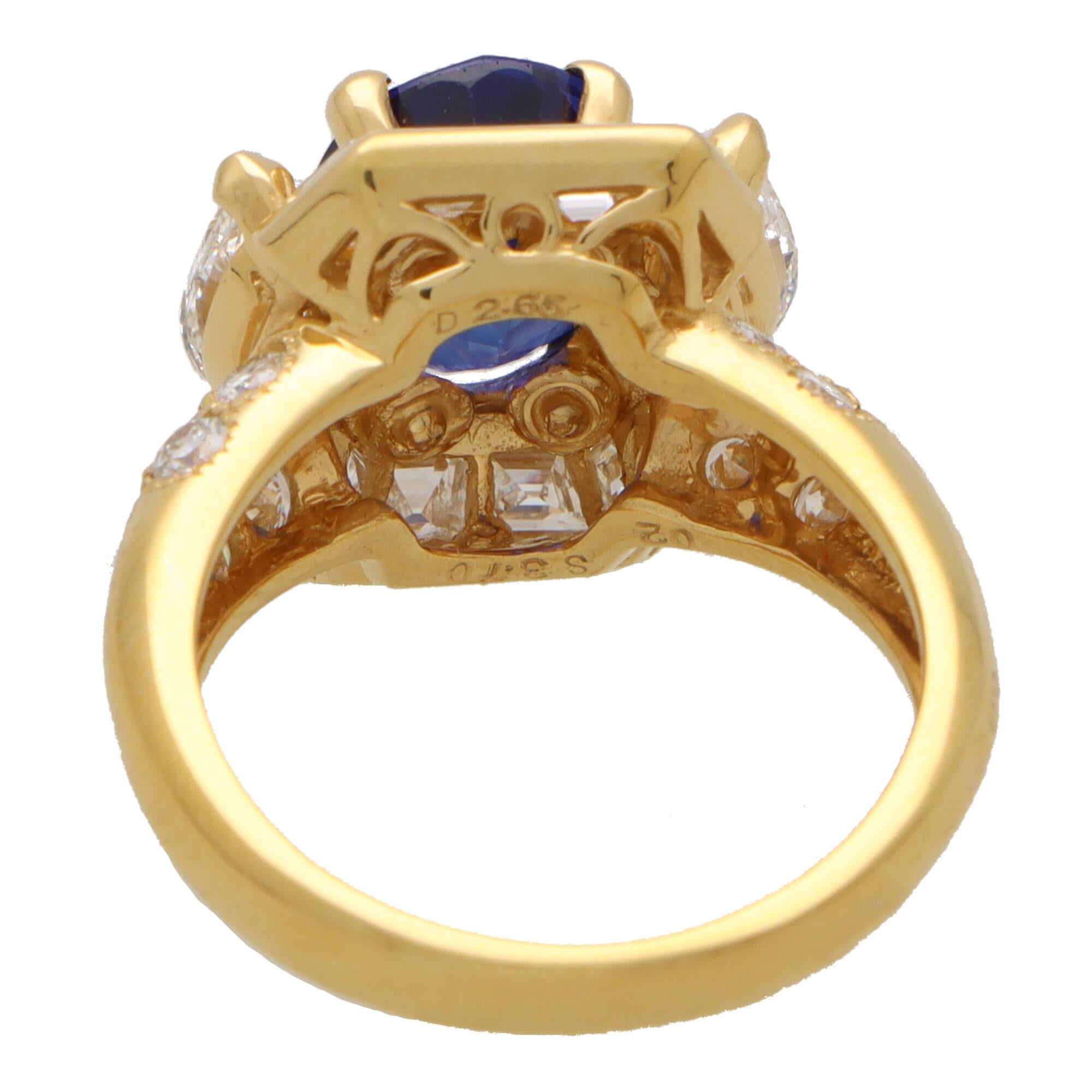 Vintage Givenchy GIA Certified Sapphire and Diamond Cluster Ring in Yellow Gold In Excellent Condition For Sale In London, GB