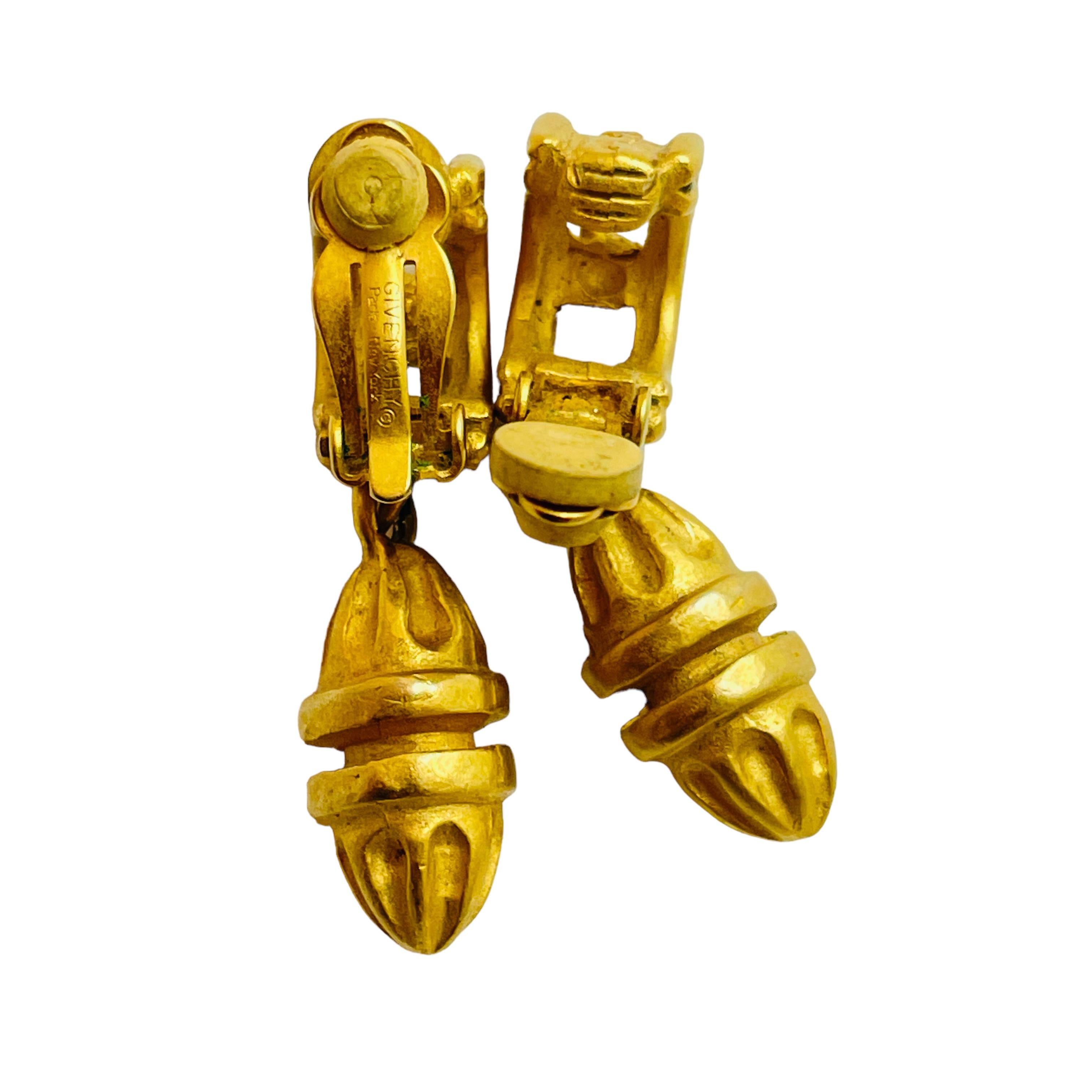 Vintage GIVENCHY gold clip on designer earrings In Excellent Condition For Sale In Palos Hills, IL