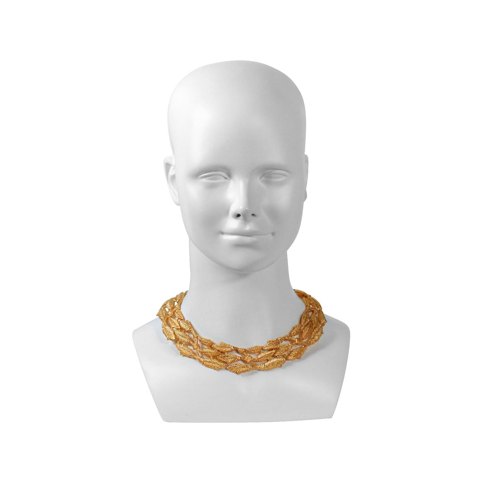 Moderno Vintage Givenchy Collana con collare d'oro e motivo a grano, circa anni '80 in vendita