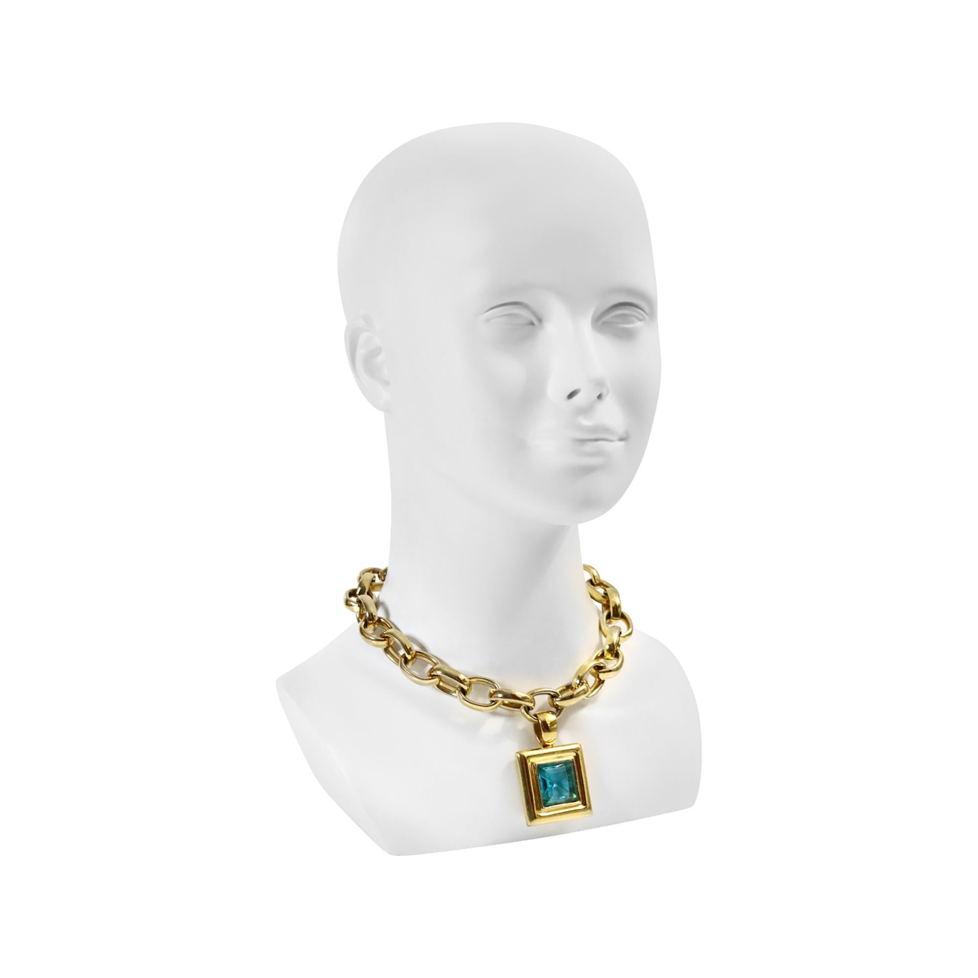 Vintage Givenchy Gold Heavy Link Chain with Dangling Drop Necklace Circa 1980 Bon état - En vente à New York, NY