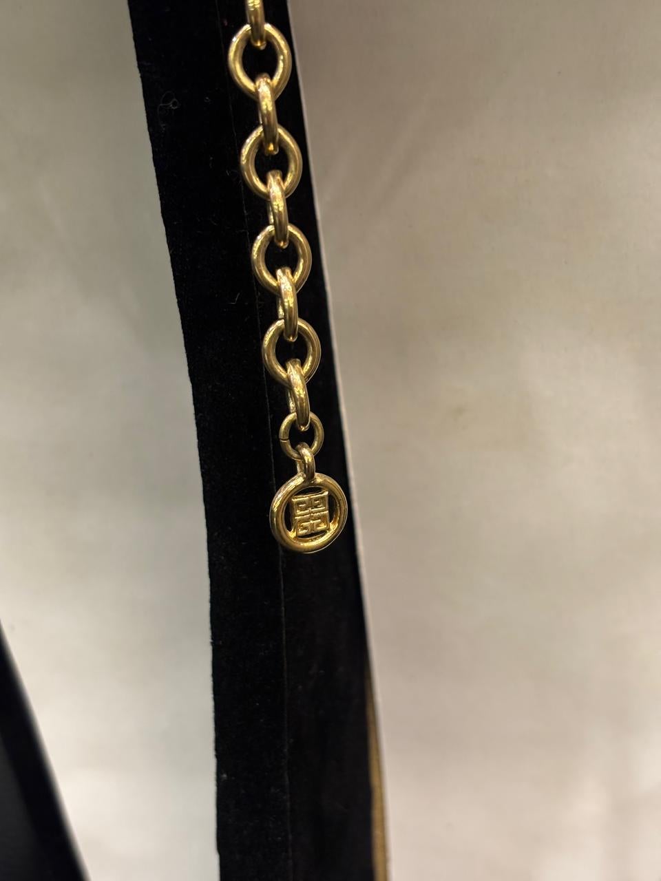 Collana Vintage Givenchy con catena a strati in oro e rubini in vendita 7