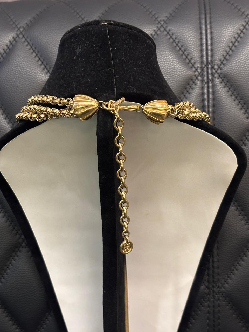 Collana Vintage Givenchy con catena a strati in oro e rubini in vendita 1