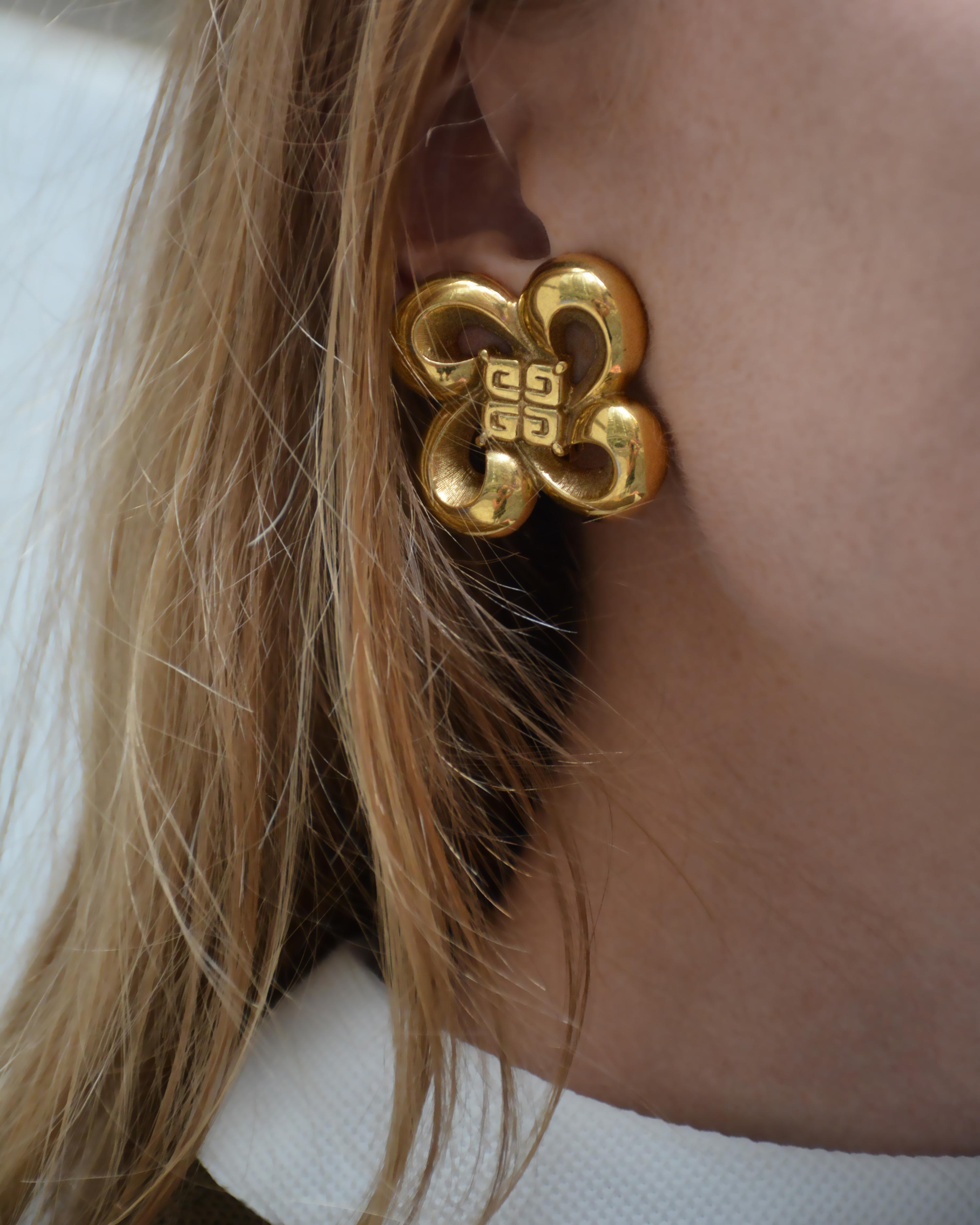 Vintage Givenchy Gold Logo Bow Earrings In Good Condition For Sale In New York, NY
